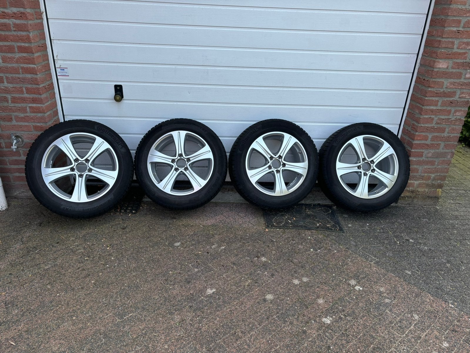 Mercedes E Klasse W213 17 inch + continental winterbanden, Ophalen, Gebruikt, Banden en Velgen, 17 inch
