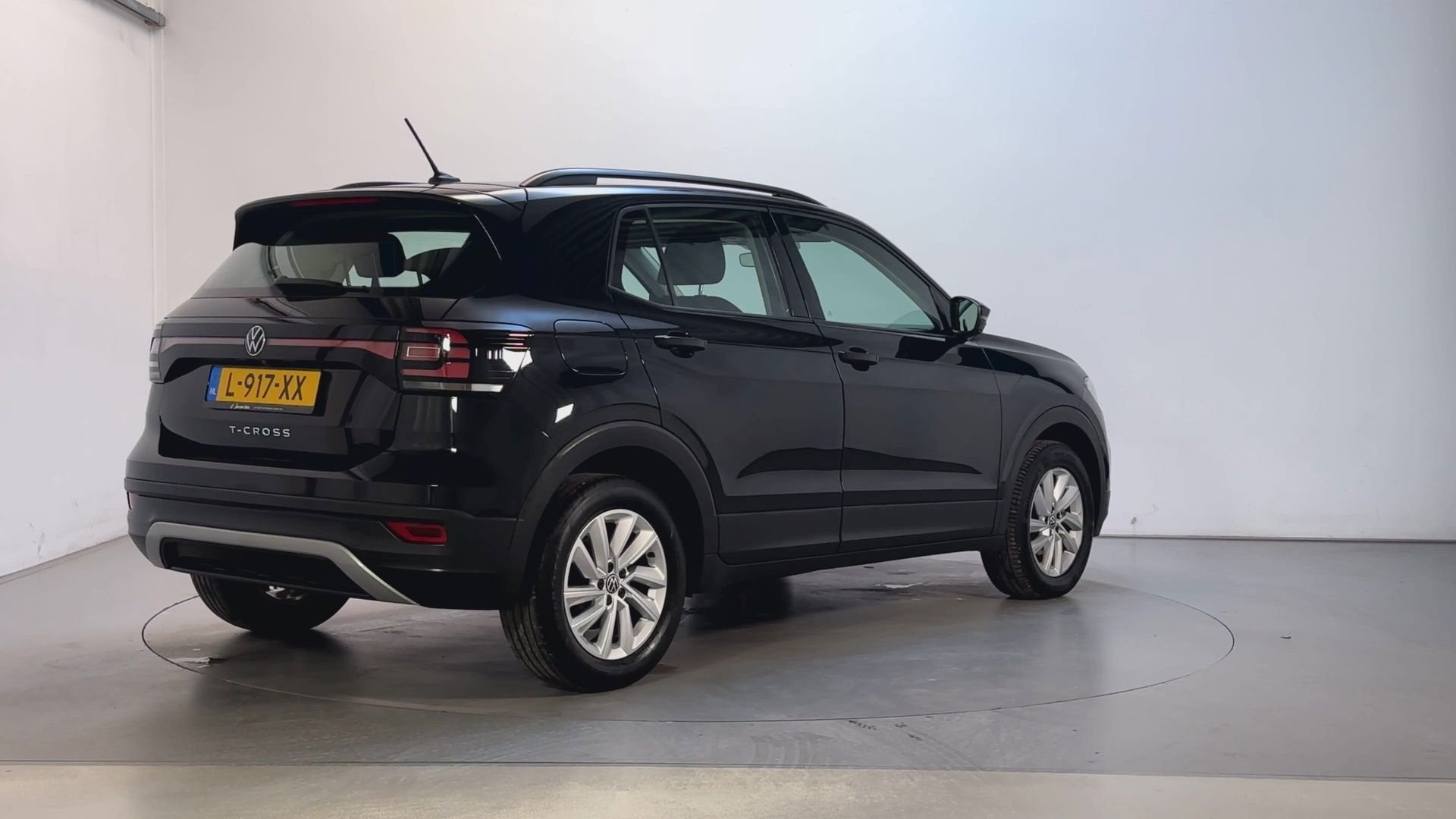 Volkswagen T-Cross 1.0 TSI Life Camera Stoelverwarming Navig, Auto's, Dealer onderhouden, Gebruikt, 95 pk, Met garantie (alle)