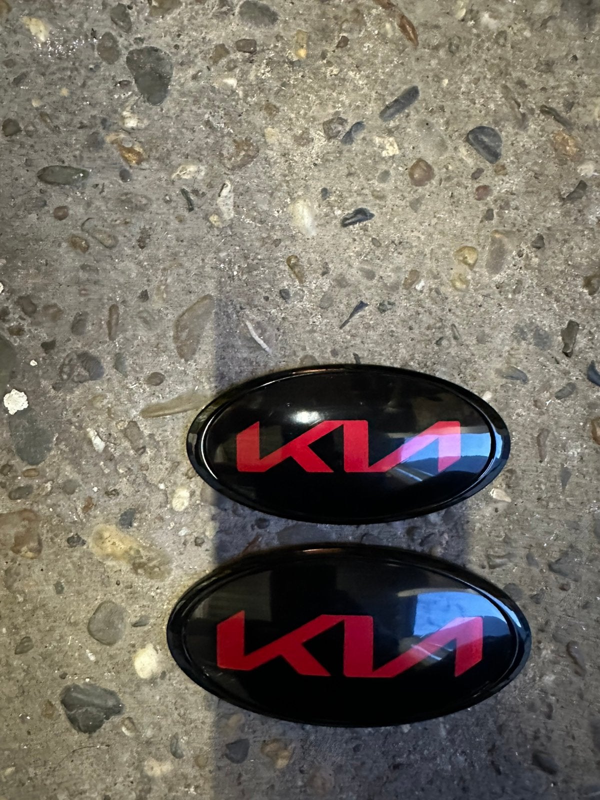 Kia logo’s Zwart Rood, Ophalen of Verzenden