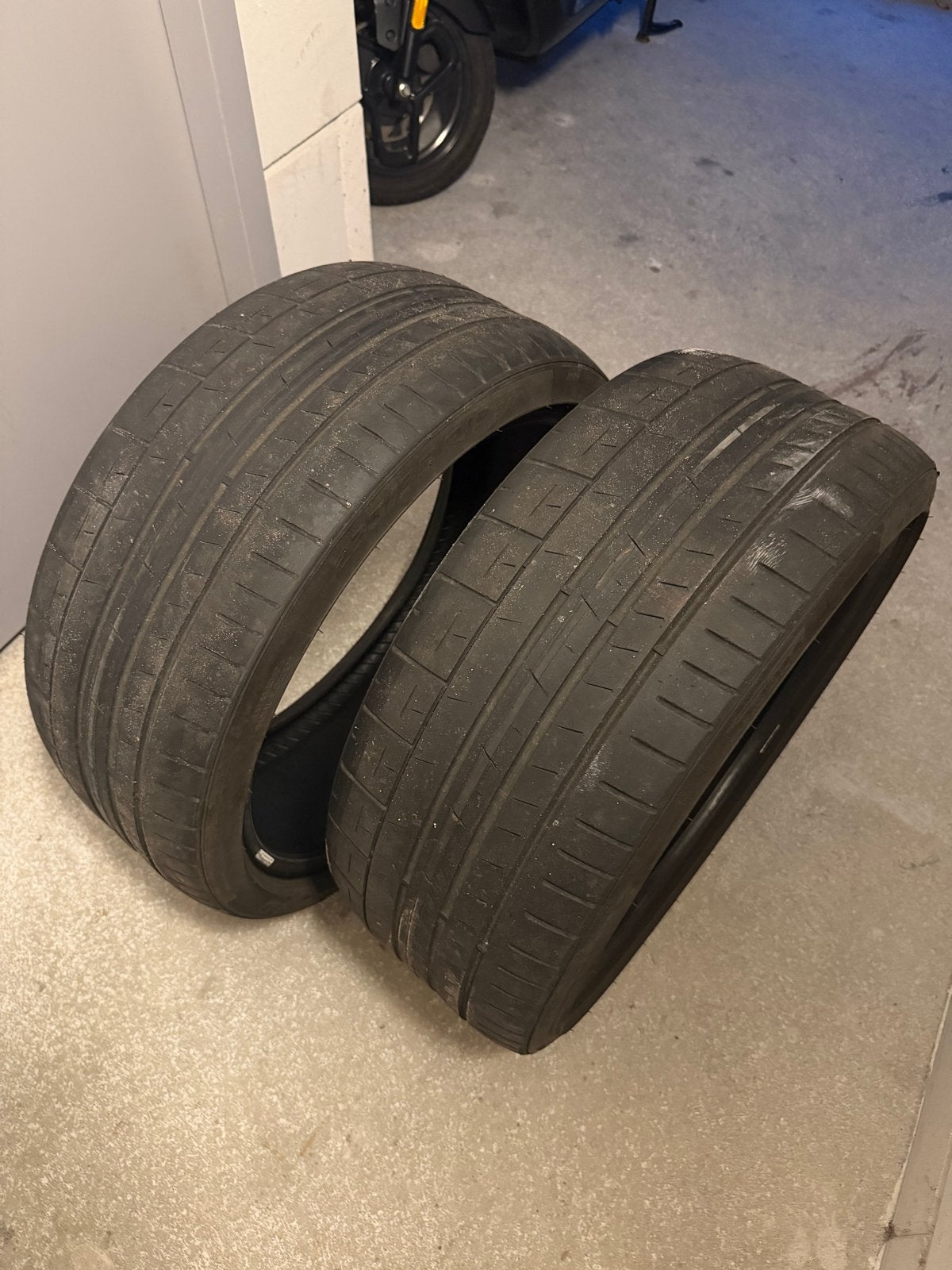 2x Pirelli - P Zero banden 235/35R19, Auto-onderdelen, Banden en Velgen, Gebruikt, 235 mm, Band(en), Personenwagen
