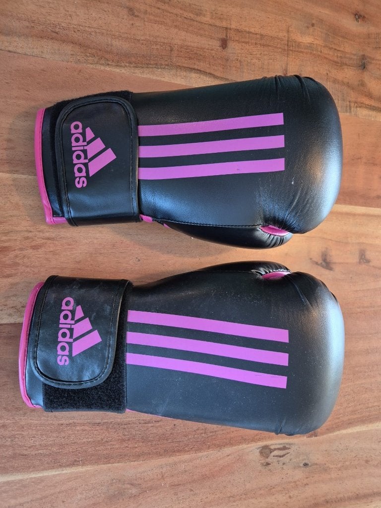 Adidas bokshandschoenen (Zwart/Roze), Sport en Fitness, Boksen, Verzenden, Gebruikt, Bokshandschoenen