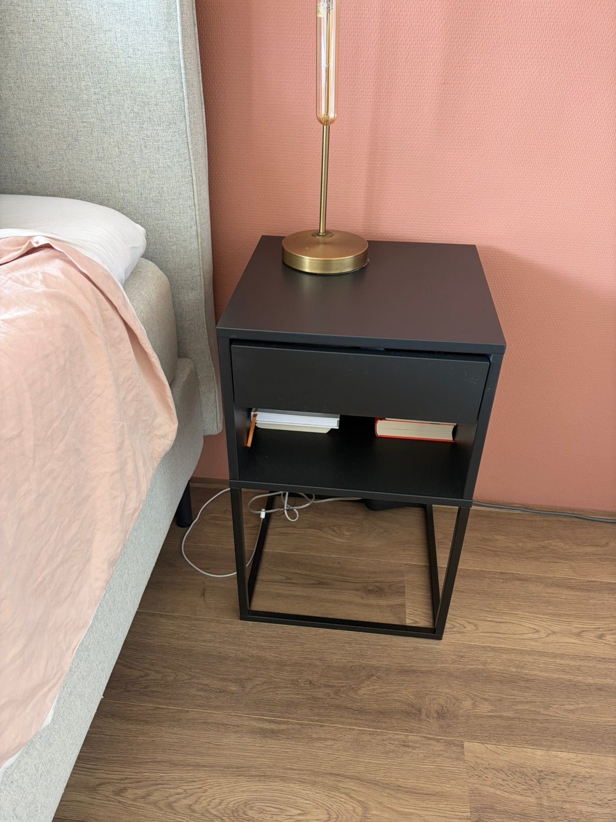 Ikea Vikhammer nachtkastje, Ophalen, Minder dan 45 cm, Minder dan 55 cm