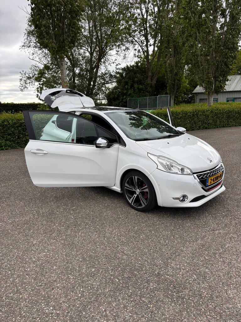 Peugeot 208 1.6 GTI 147KW 3-D 2013 Wit, Zwart, Leder en Stof, Origineel Nederlands, Handgeschakeld