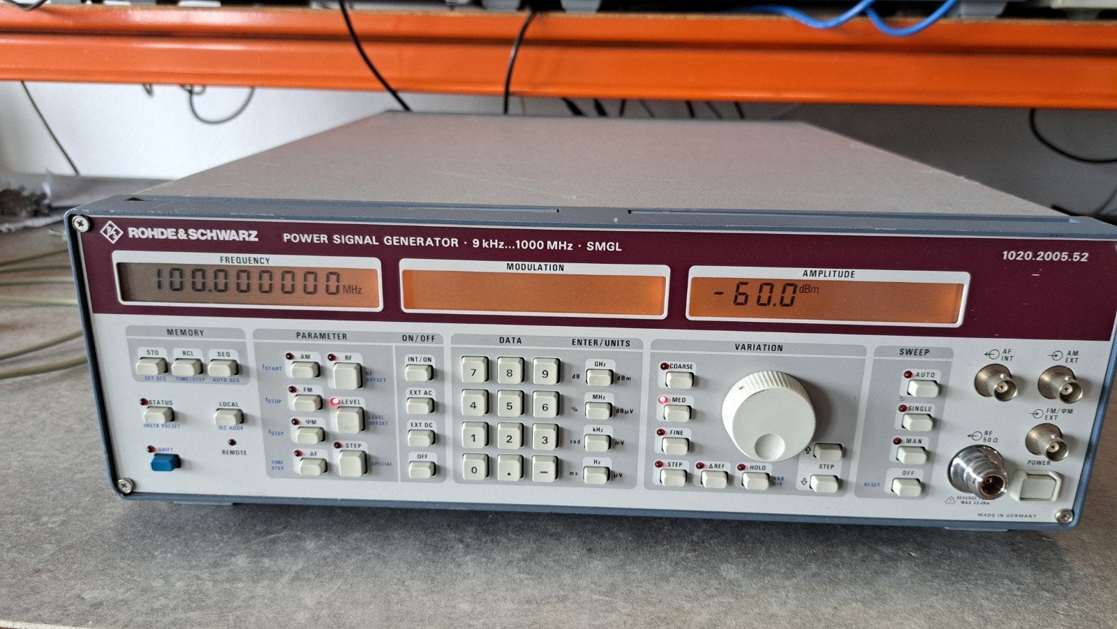 rohde & Schwarz SMGL Power Signal Generator 1020.2005.52, Telecommunicatie, Ophalen, Gebruikt, Zender