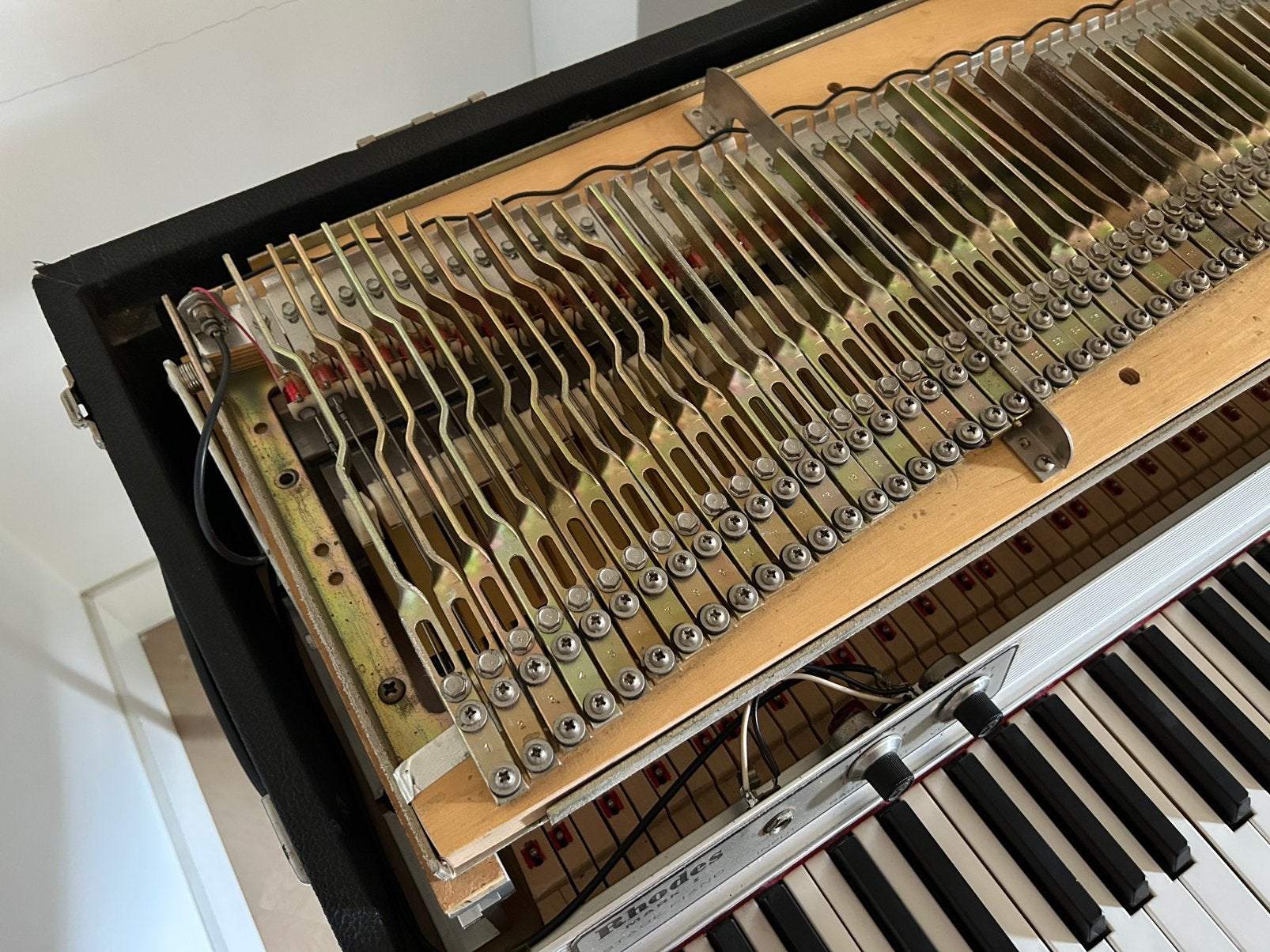 Foto 18 van Rhodes Mark I 73 – Vintage elektrische piano