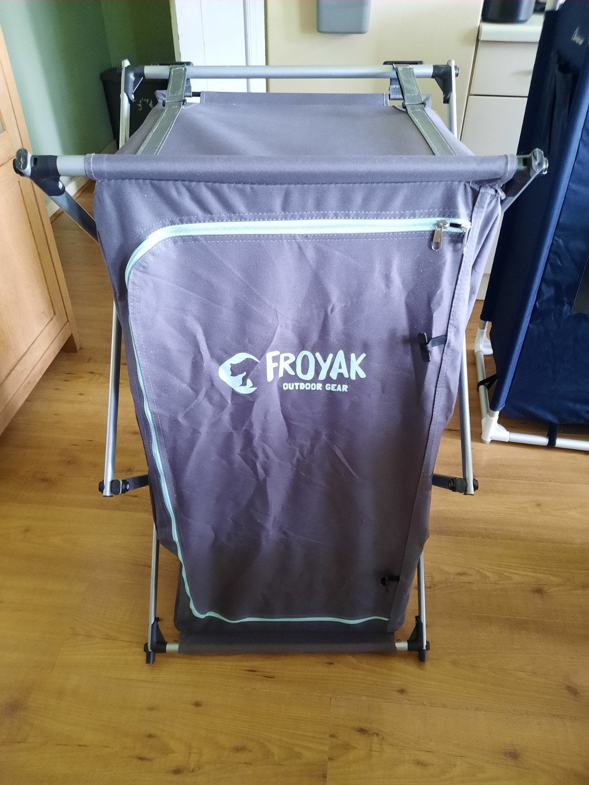 Froyak Opvouwbare Campingkast, Ophalen, Gebruikt