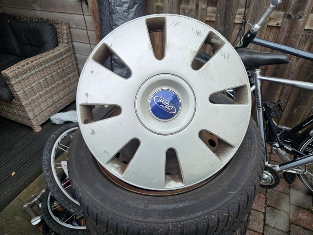 Winterbanden met stalen velgen 205/55 R16, Ophalen, Gebruikt, 16 inch, Banden en Velgen