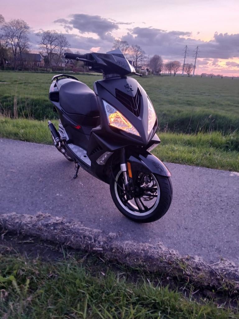 Peugeot speedfight 3 RS bromscooter 2 takt 50cc, Fietsen en Brommers, Scooters | Peugeot, Ophalen, Gebruikt, Tweetakt, Speedfight