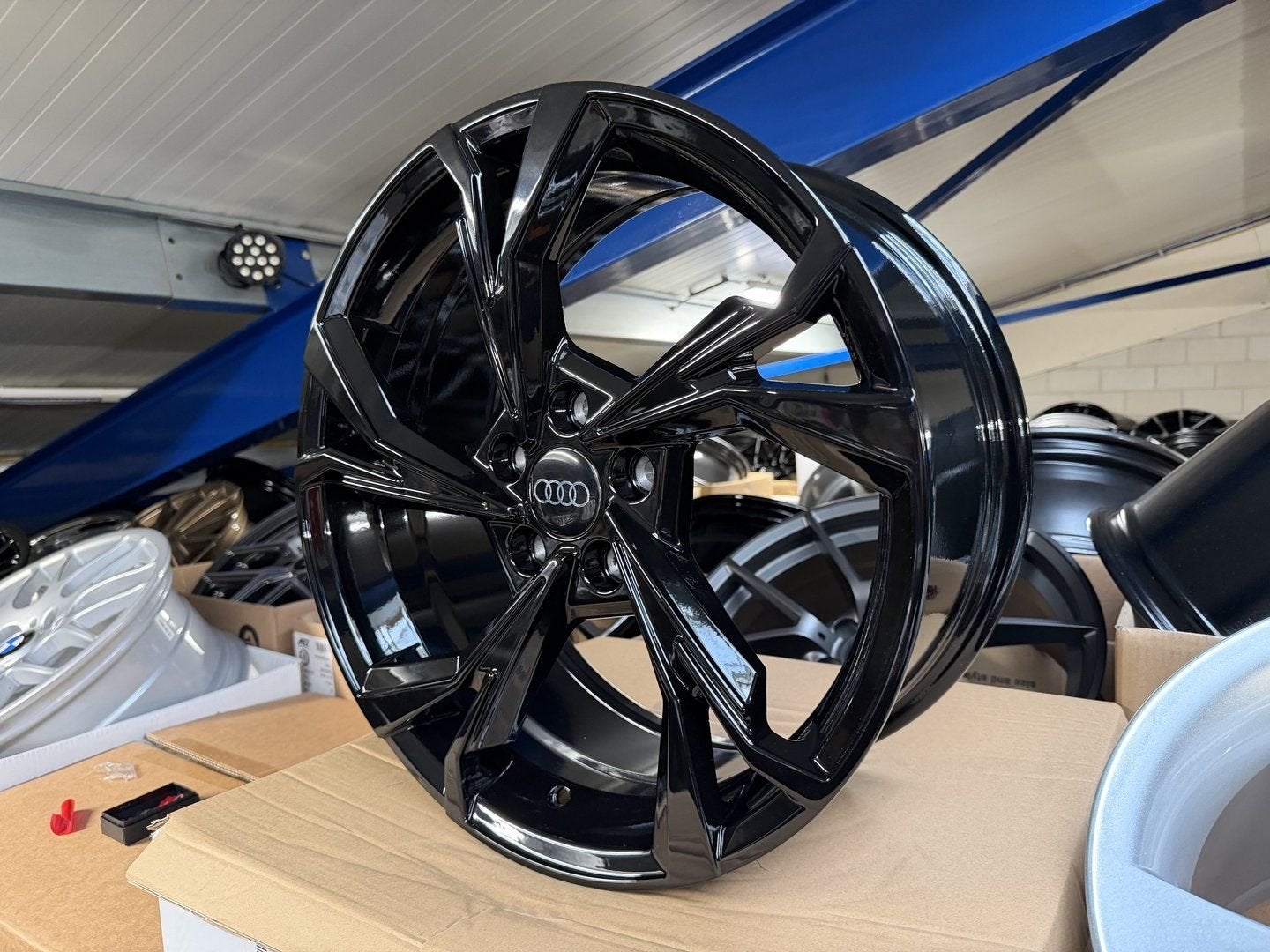 NIEUW 18inch Audi VW Seat NEW RS Style Velgen 5x112, 18 inch, -, -, Banden en Velgen