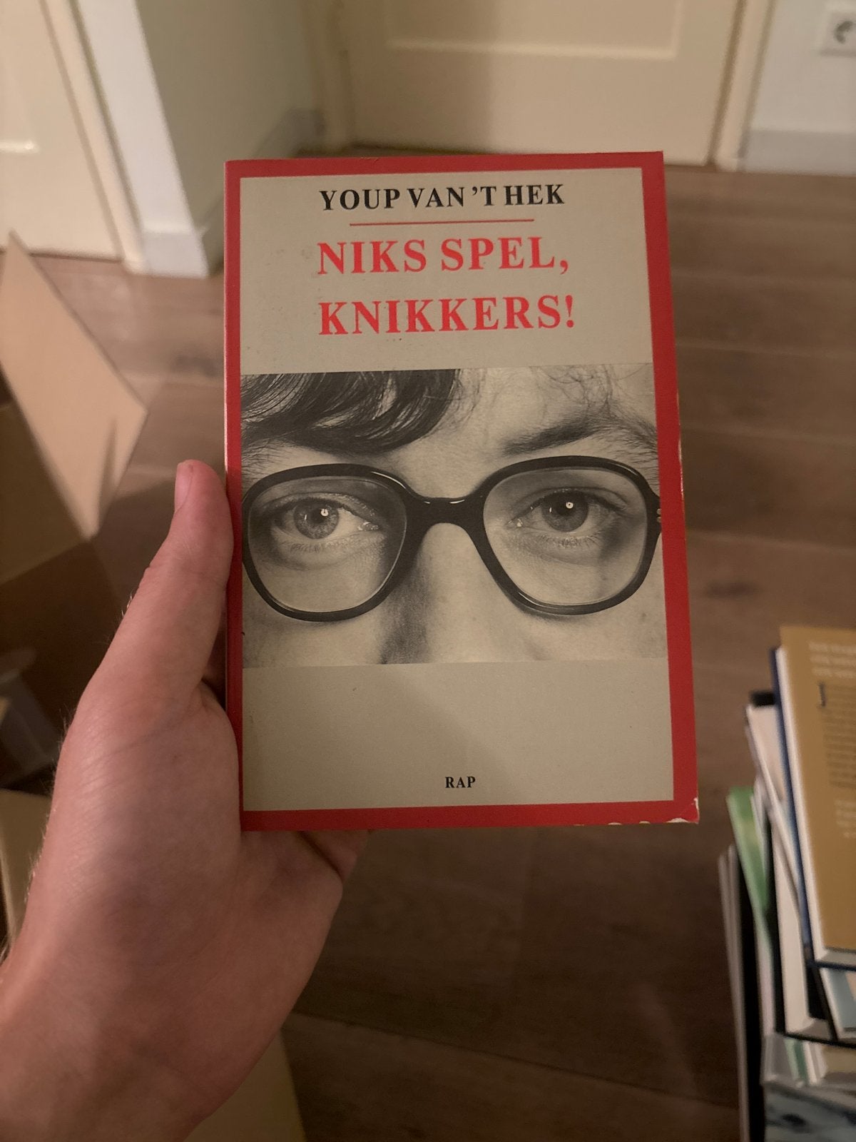 Youp van 't Hek - Niks spel, knikkers!, Ophalen of Verzenden, Gelezen, Anekdotes en Observaties