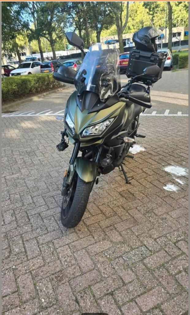 Kawasaki Versys 650 - Groen, inclusief topkoffer, 2 cilinders, Motorrijbewijs A, Gebruikt, Particulier