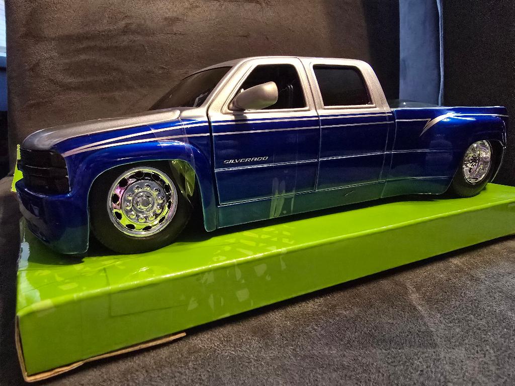 Chevrolet Silverado Dually Rally Wheels Jada 1:24, Christian@diecastcompany.nl, Auto, Diecast Company, Nieuw