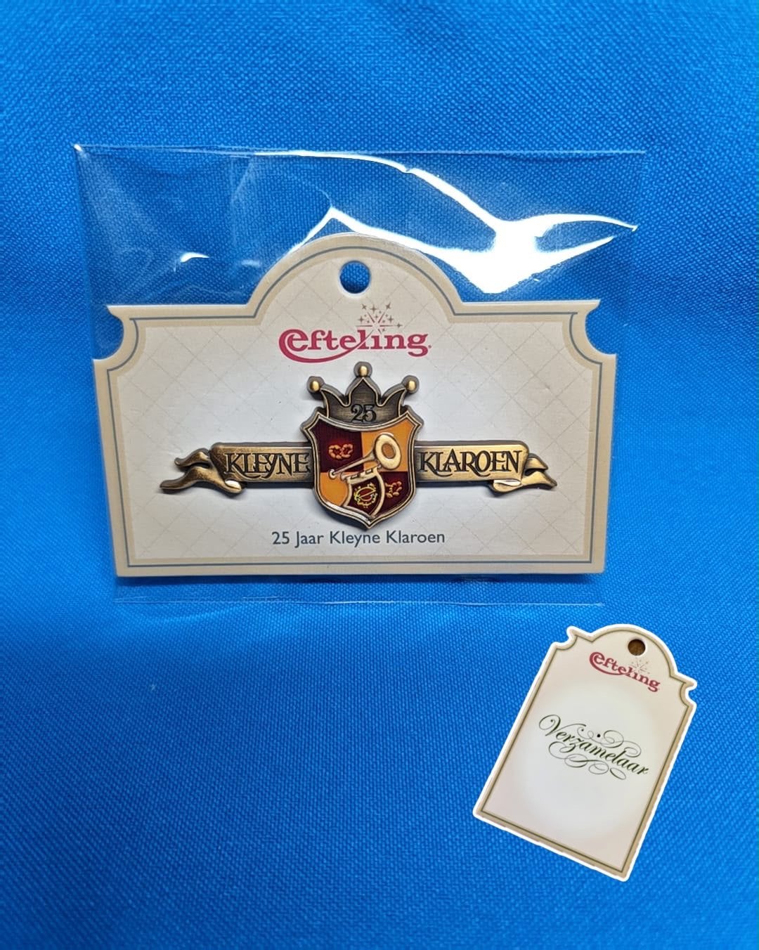 Efteling jubileum pin Kleyne Klaroen 25 jaar nieuw!, Ophalen of Verzenden, Nieuw, Button of Speldje