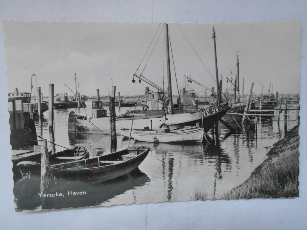Yerseke Haven, Zeeland met de Yerseke YE 98 in de haven, Verzamelen, Ophalen of Verzenden, 1960 tot 1980, Ongelopen, Zeeland