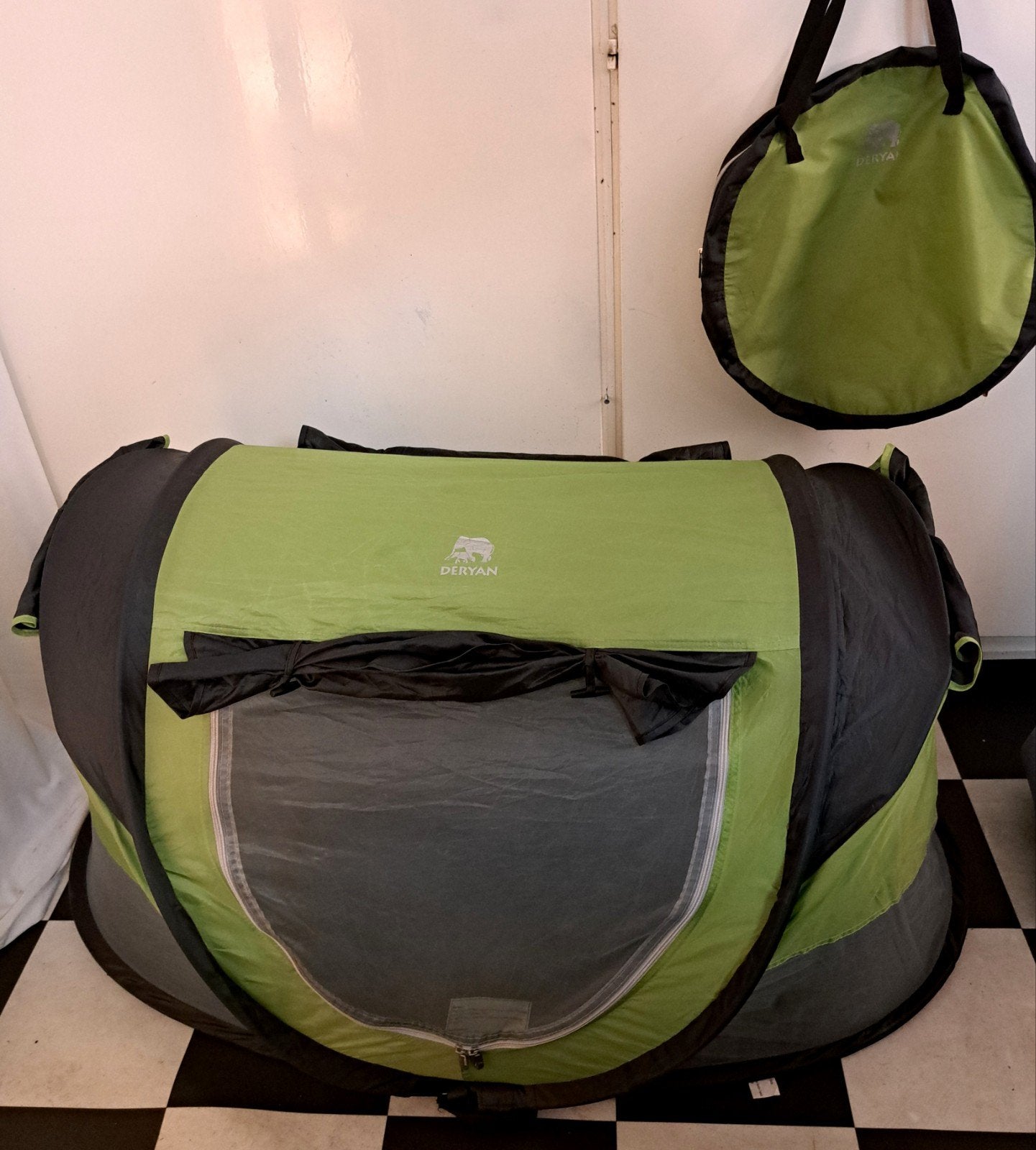 Deryan Baby Tent Campingbedje zelfopblaasbare matras
lichtge, Ophalen of Verzenden, Zo goed als nieuw, Reisbedje