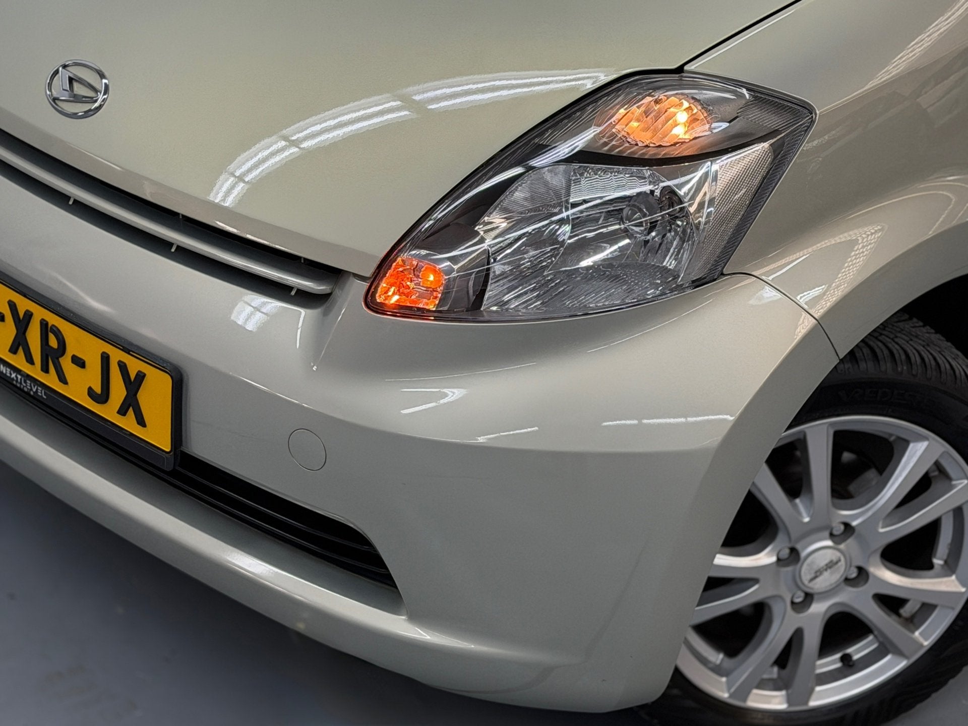 Daihatsu Sirion 2 1.3-16V Prestige AUTOMAAT Airco Camera Dea, Auto's, Dealer onderhouden, Stof, Gebruikt, 4 cilinders