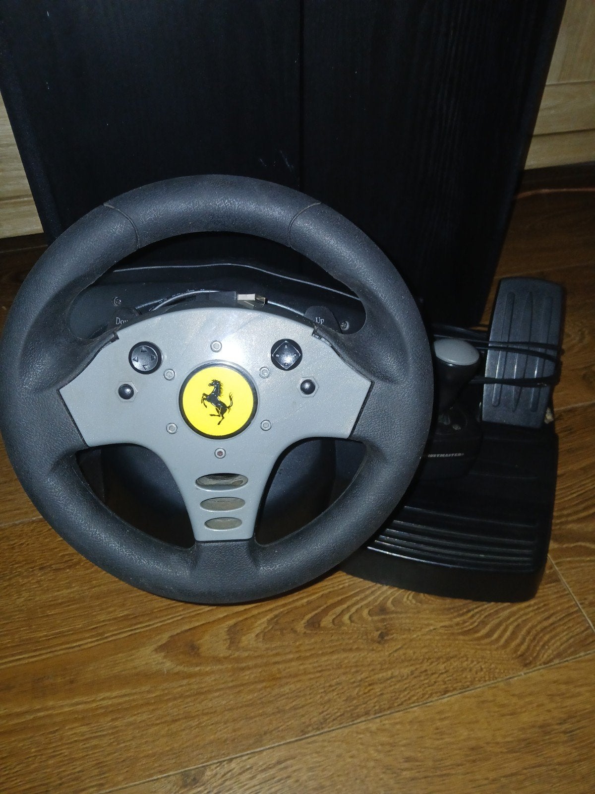 Thrustmaster Ferrari racestuur met pedalen en kabels, Ophalen, Racestuur, Gebruikt, Force feedback