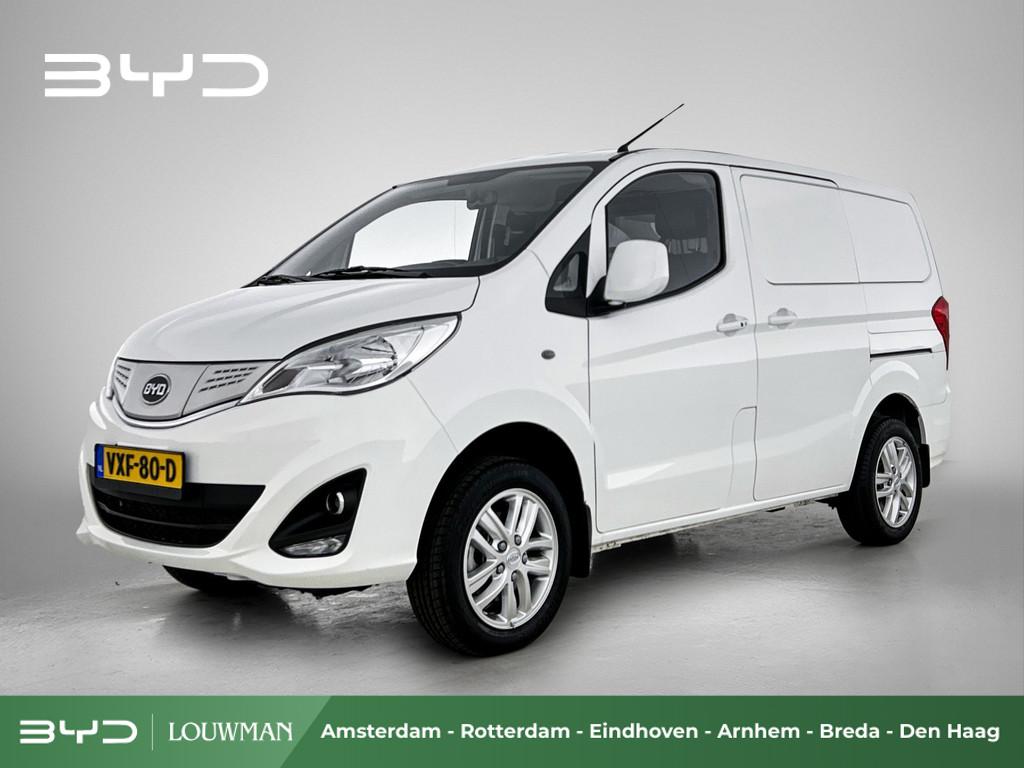 BYD ETP3 Standard 45 kWh | exclusief btw! | Stoelverwarming, Auto's, Bestelauto's, 45 kWh, 136 pk, Gebruikt, Zwart