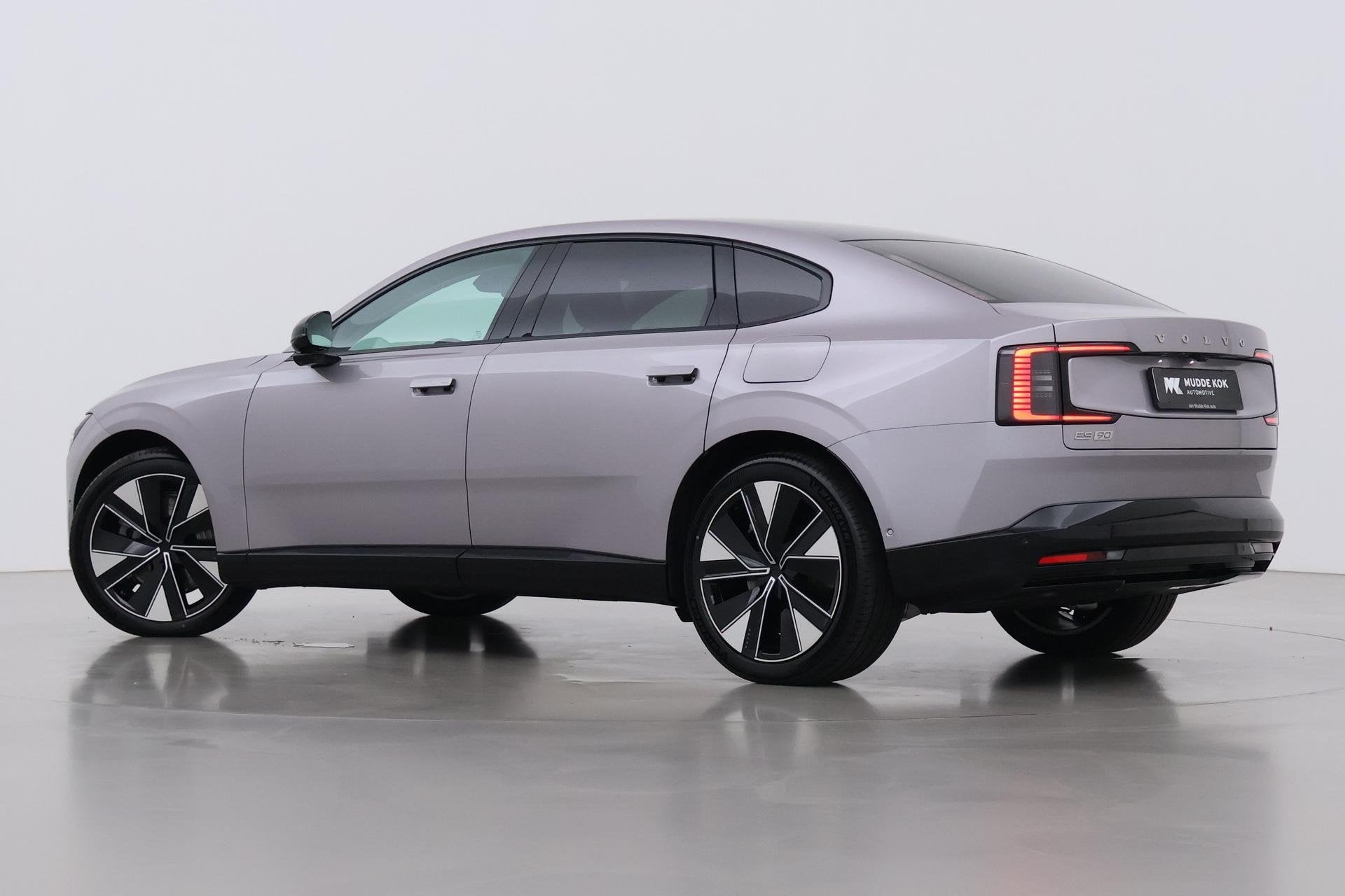 Volvo ES90 Single Motor Extended Range Plus 92 kWh | FACELIF, Auto's, Automaat, Achterwielaandrijving, Gebruikt, 662 km