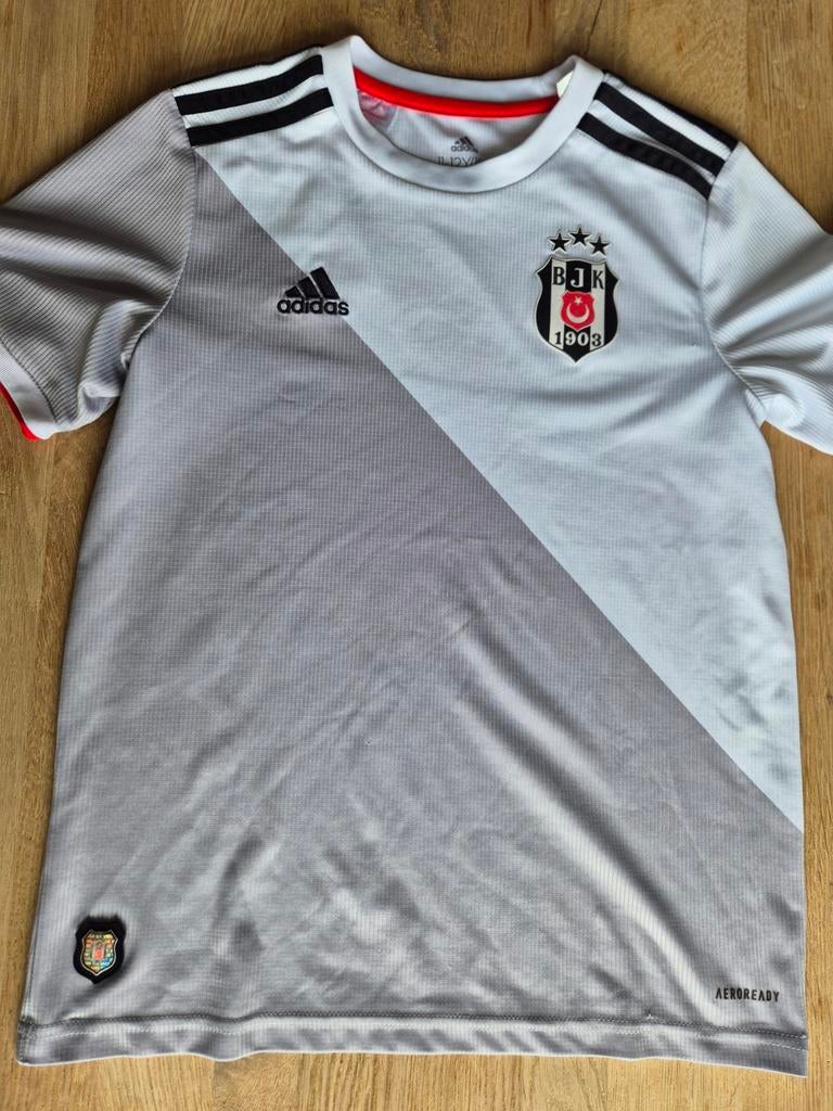 Besiktas voetbalshirt mt 152, Sport en Fitness, Voetbal, Maat XS of kleiner, Ophalen of Verzenden, Zo goed als nieuw, Shirt