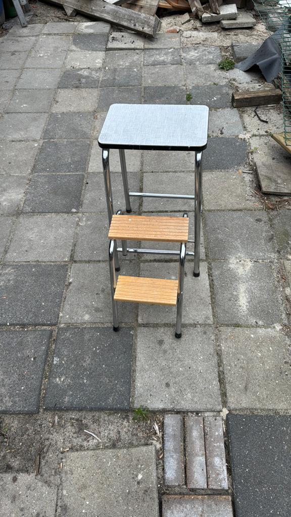 Retro huishoudtrapje, Huis en Inrichting, Krukjes, Ophalen, Hout
