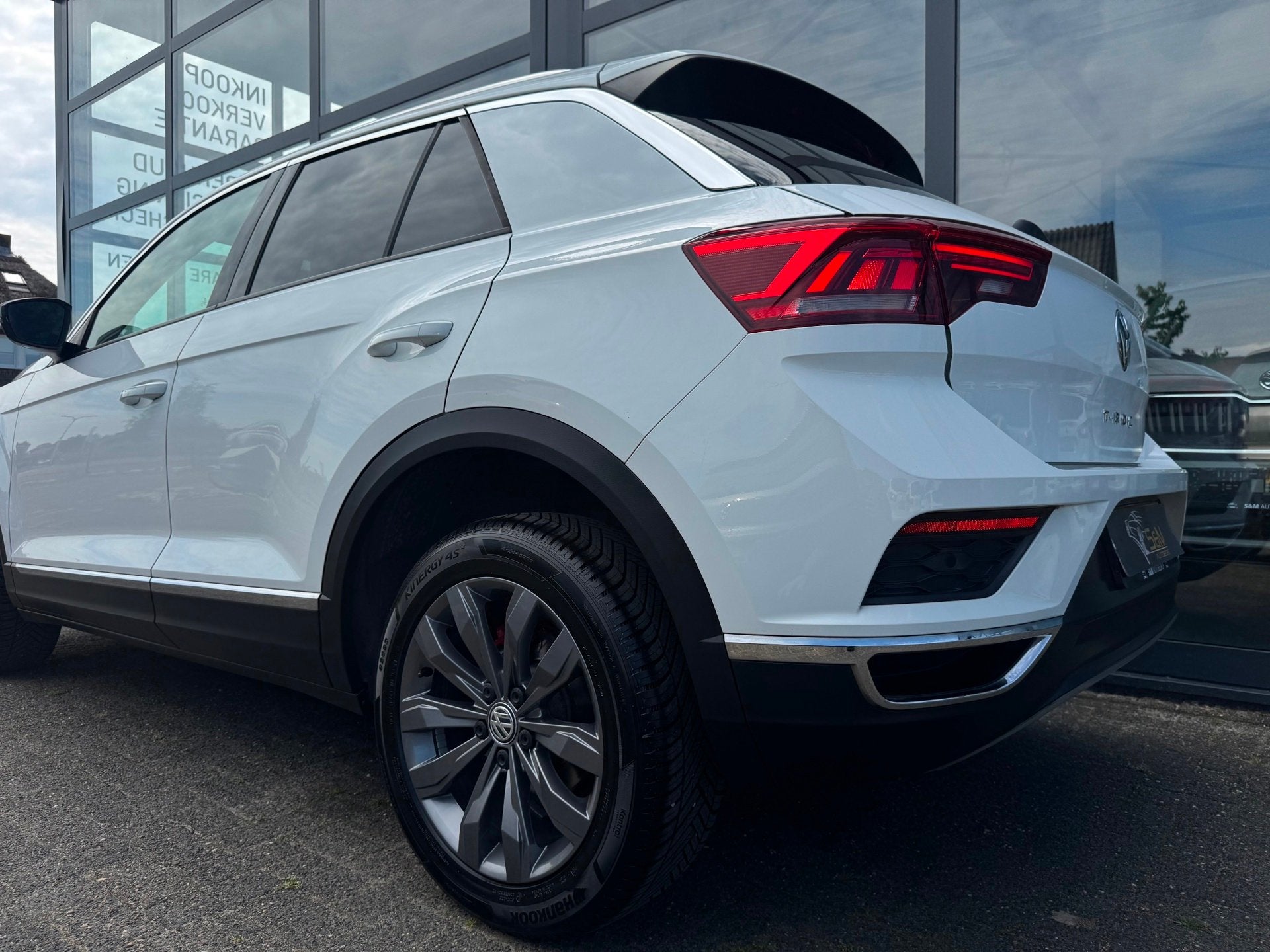 Volkswagen T-Roc 1.5 TSI Sport | Camera | Carplay, Euro 6, 4 cilinders, 150 pk, Wit