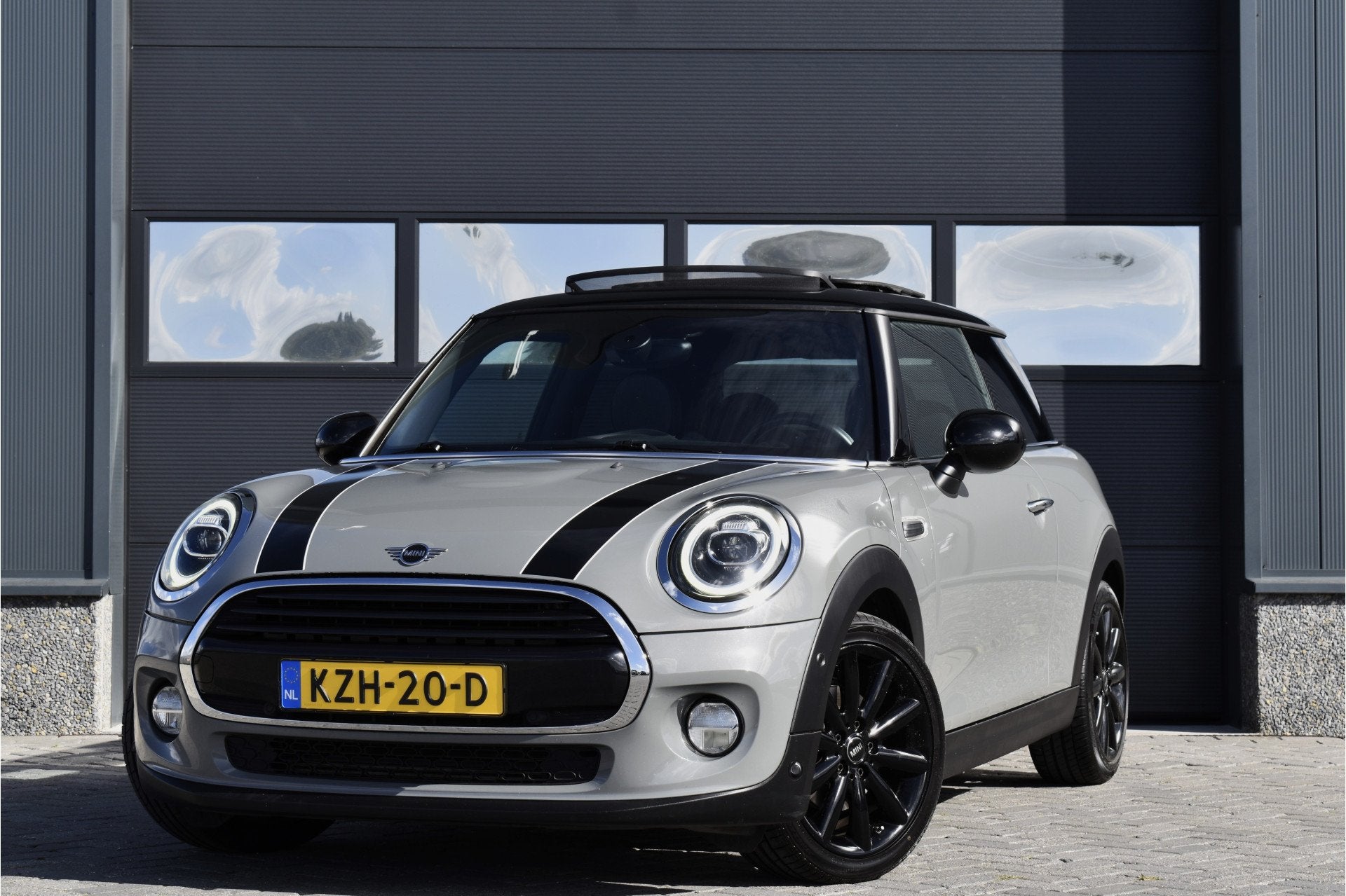 MINI 3-deurs 1.5 Cooper Chili Automaat Pano - Carplay - Crui, 136 pk, Gebruikt, Euro 6, 4 stoelen