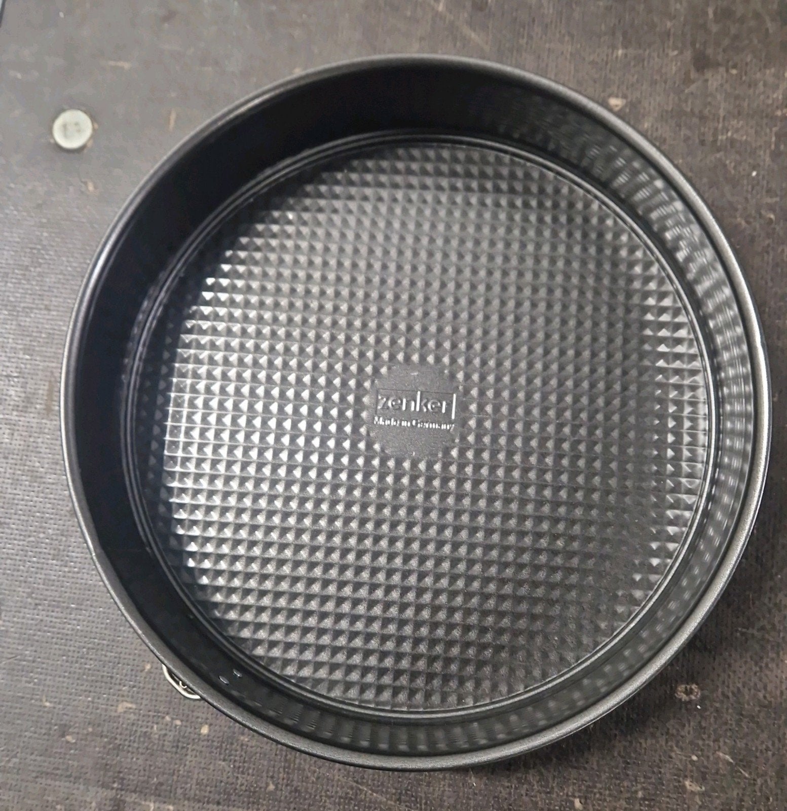 Zenker springvorm 26 cm - Bakvorm - Rond - Antiaanbaklaag, Ophalen of Verzenden, Zwart, Metaal, Overige merken