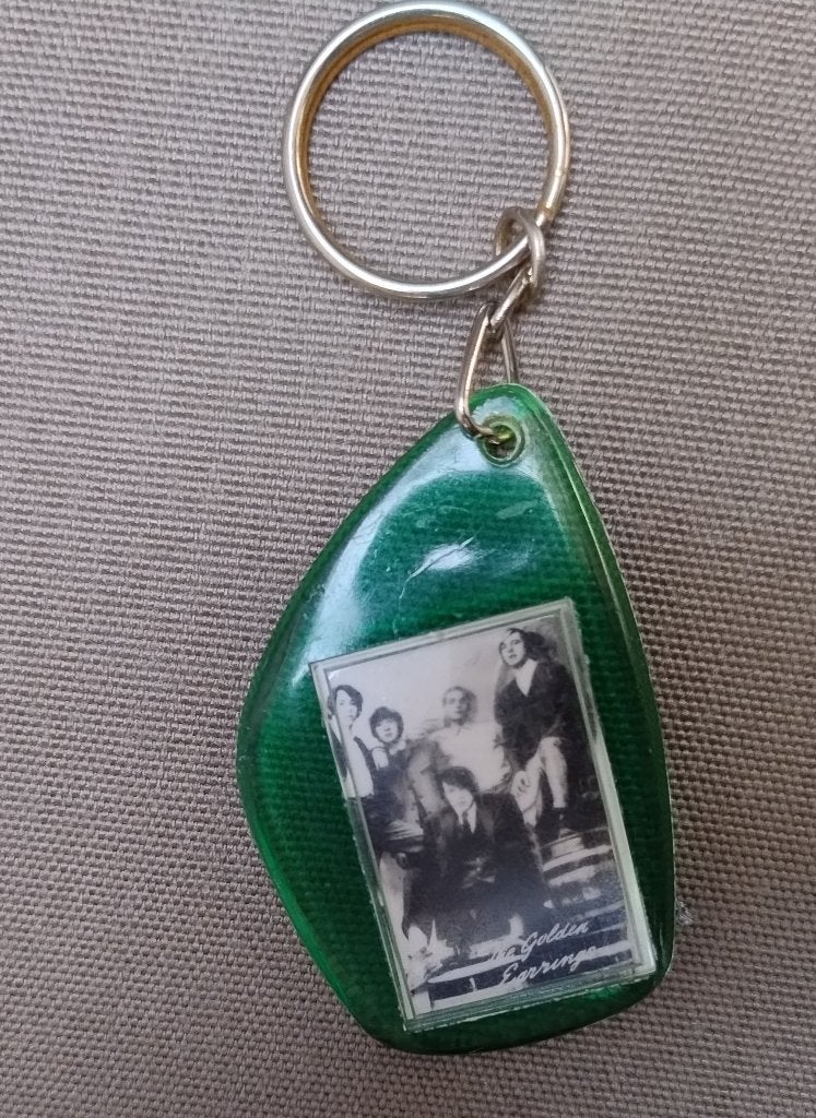 zeer oude sleutelhanger GOLDEN EARRINGS met Kooijmans  (17), Ophalen of Verzenden, Gebruikt, Gebruiksvoorwerp