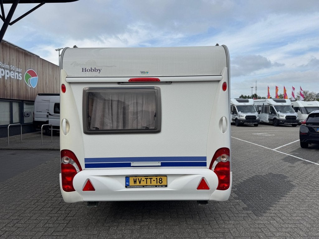 Hobby De luxe Easy 400 SF 2007 VOORTENT 270!!!, Hobby, Dwarsbed, Bedrijf, Treinzit