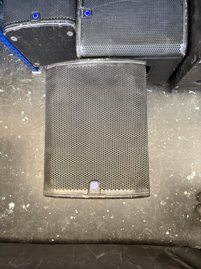 Turbosound IQ18B (2 stuks), Ophalen, Gebruikt, Audio