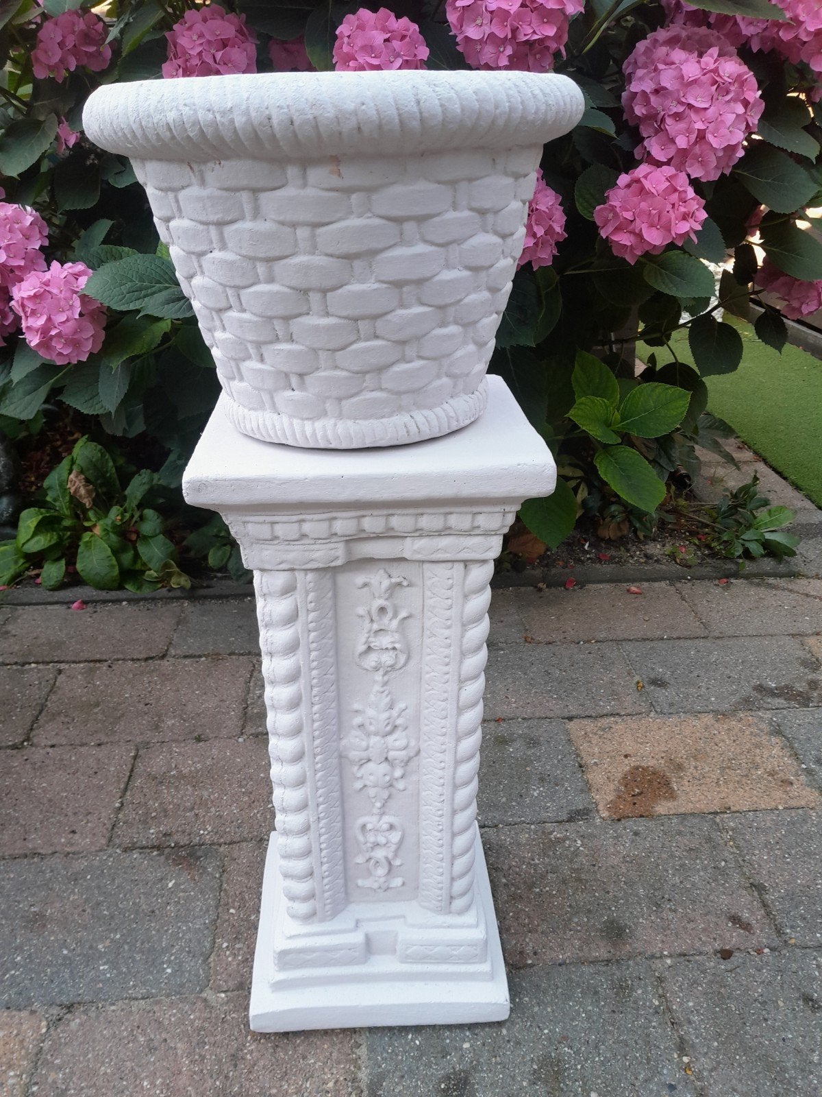 Decoratieve bloempot met sokkel - Klassieke stijl, Ophalen, Gebruikt, Minder dan 60 cm, Beton
