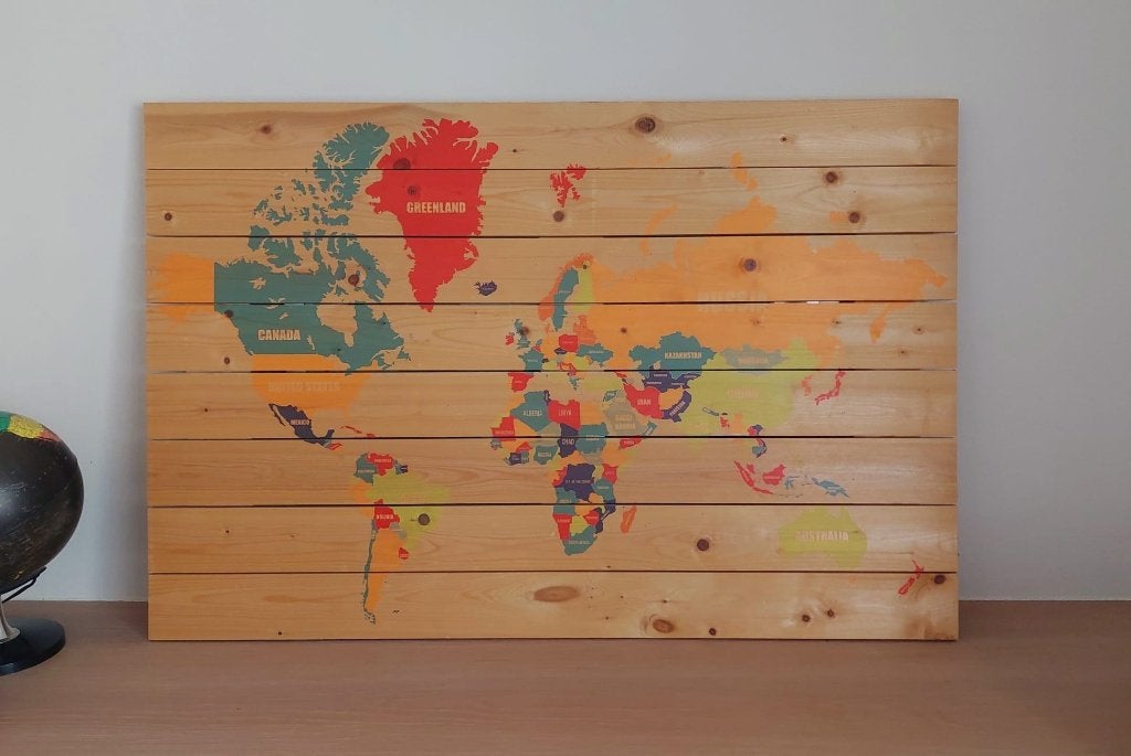 Wereldkaart op hout - 120x81 cm - kleurrijk - perfecte staat, Ophalen, 81 cm, Gebruikt, Hout