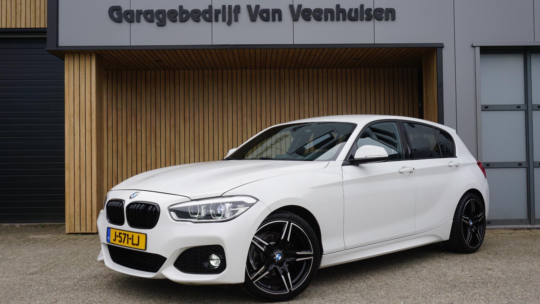 BMW 1-serie 118i 160pk M-Sport Shadow Line 5-Drs Leder Clima, 1-Serie, Euro 6, Leder, Bedrijf