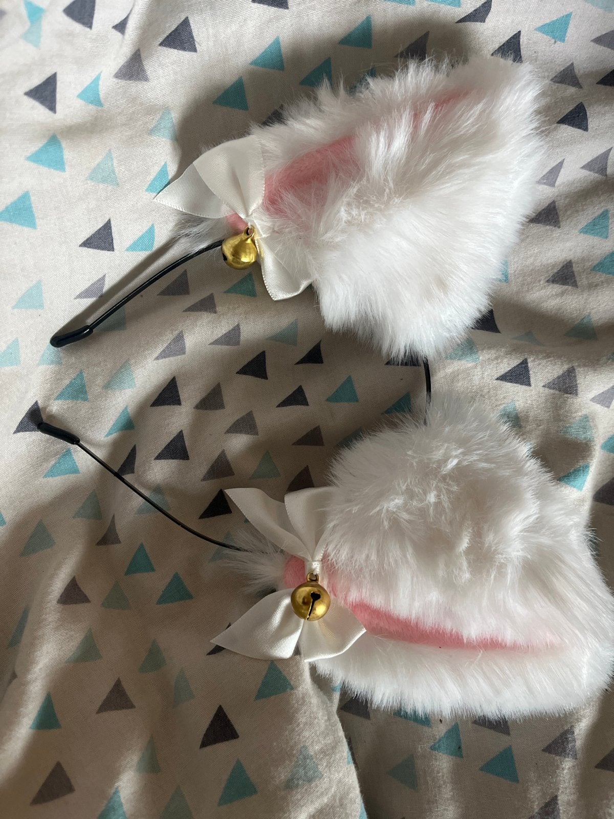 Witte kattenoren met belletjes voor kostuum, Hobby en Vrije tijd, Ophalen, Zo goed als nieuw, Accessoires