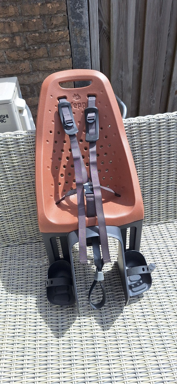 Yepp Achterzitje voor fiets - Bruin, Fietsen en Brommers, Fietsaccessoires | Fietsstoeltjes, Achterzitje, Yepp, Ophalen, 15 t/m 25 kg