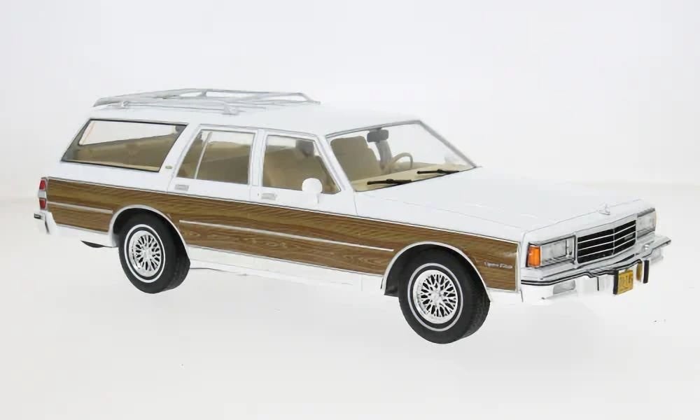 Chevrolet Caprice Estate Wagon, wits/Woody, 1985, 1:18, Overige merken, MCG, Auto, Nieuw