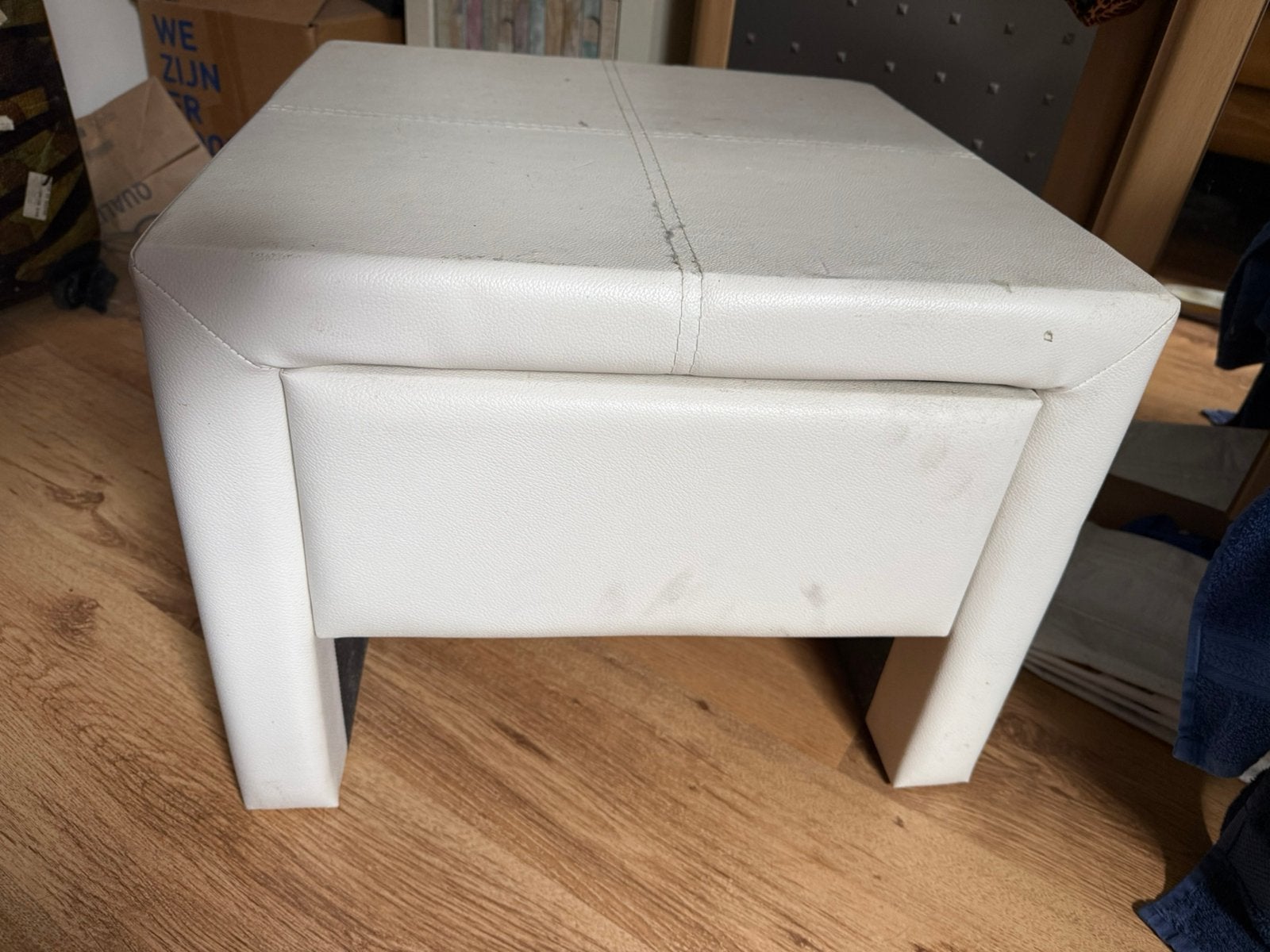 GRATIS nachtkastje/tafeltje 50x50, Ophalen, Zo goed als nieuw, Minder dan 45 cm, 55 tot 70 cm