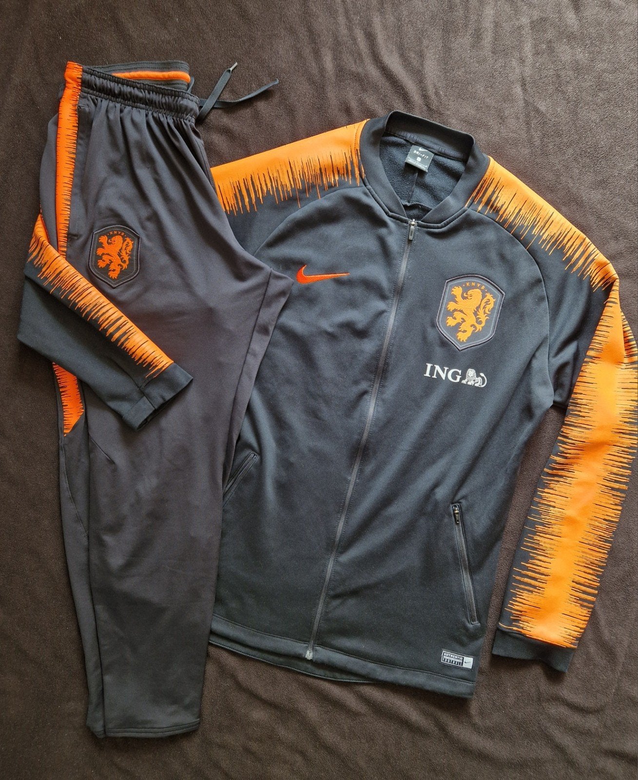 Nederlands elftal trainingspak shirt' 18 Oranje jack + broek, Maat 52/54 (L), Nike, Ophalen of Verzenden, Voetbal