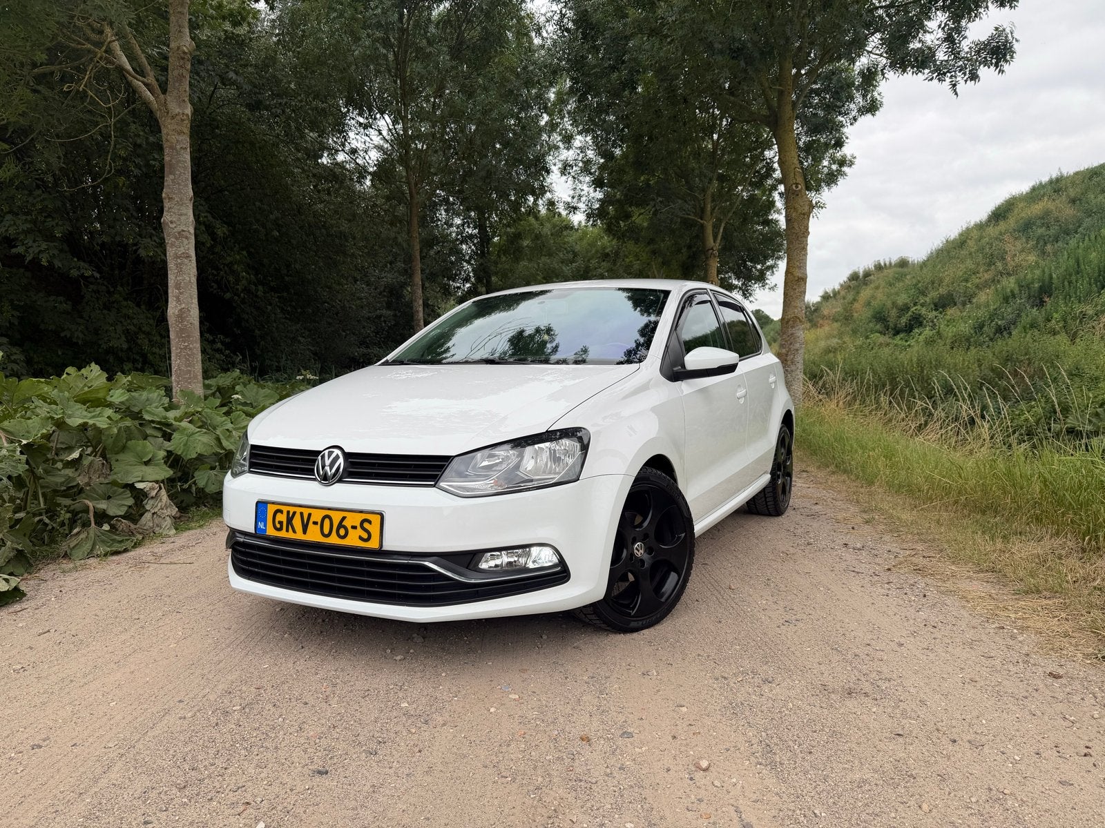 Volkswagen Polo 1.2 TSI 2017 Wit, Auto's, Volkswagen, Stof, Start-stop-systeem, Euro 6, 4 cilinders