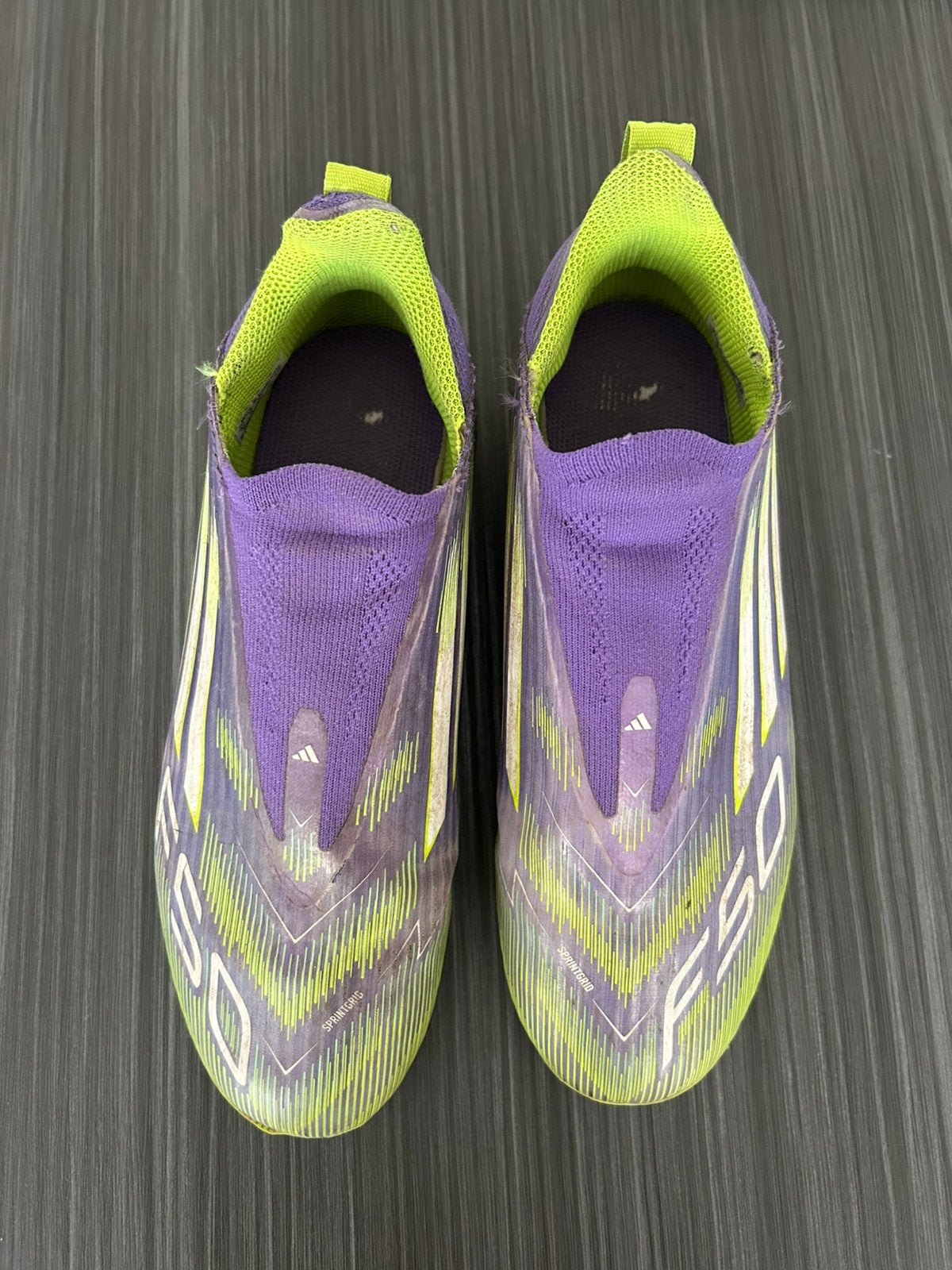 Adidas F50 veterloze voetbalschoenen maat 35,5, Maat XS of kleiner, Verzenden, Zo goed als nieuw, Schoenen