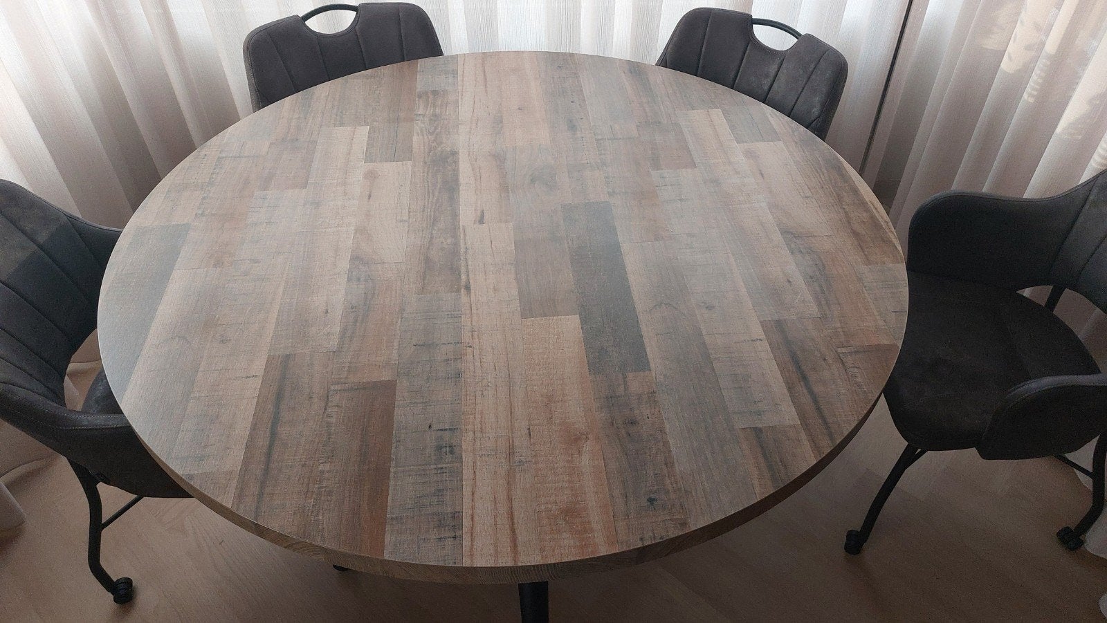 Ronde tafel 1.50 mtr. mangohout, Huis en Inrichting, Tafels | Eettafels, Ophalen, 150 tot 200 cm, Rond, Zo goed als nieuw