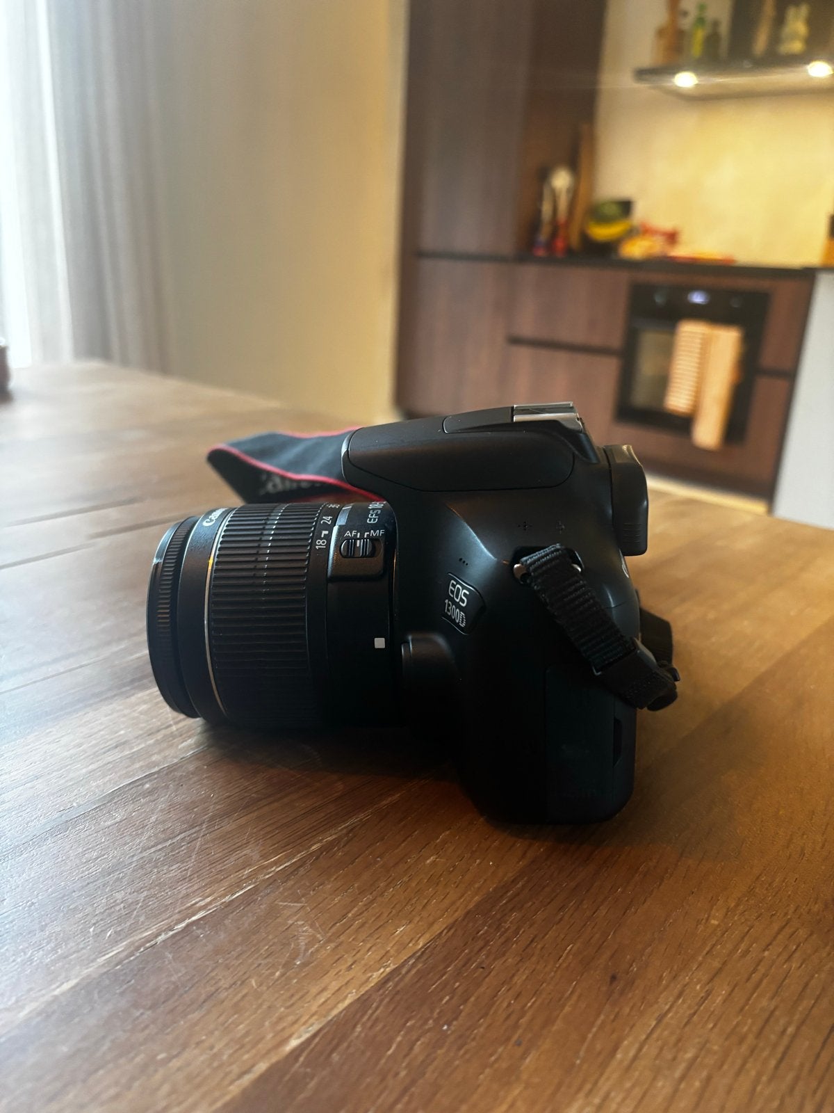 Canon EOS 1300D Spiegelreflexcamera met lens en accessoires, Audio, Tv en Foto, Fotocamera's Digitaal, Gebruikt, Spiegelreflex