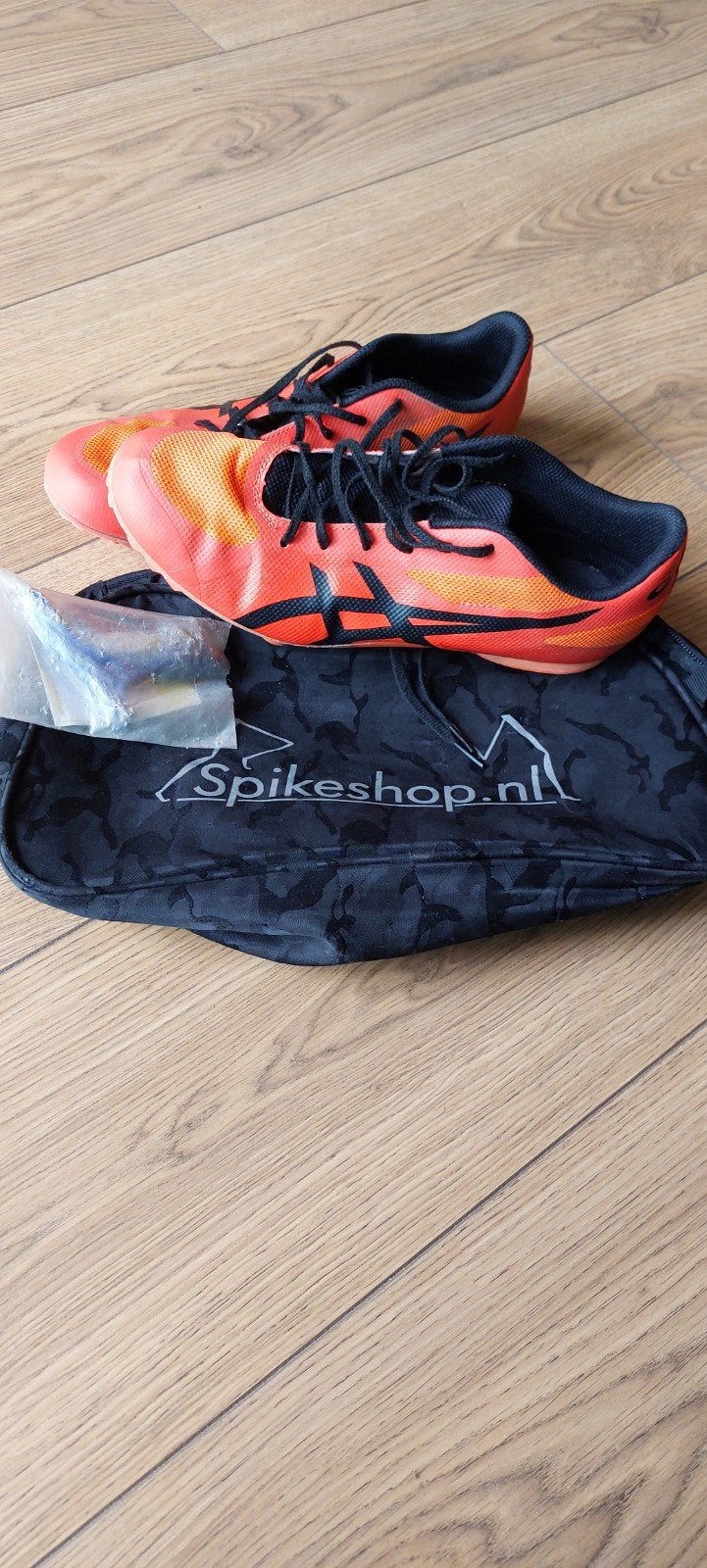 Asics spikes allround atletiek maat 42,5, Ophalen of Verzenden, Gebruikt, Spikes, Asics