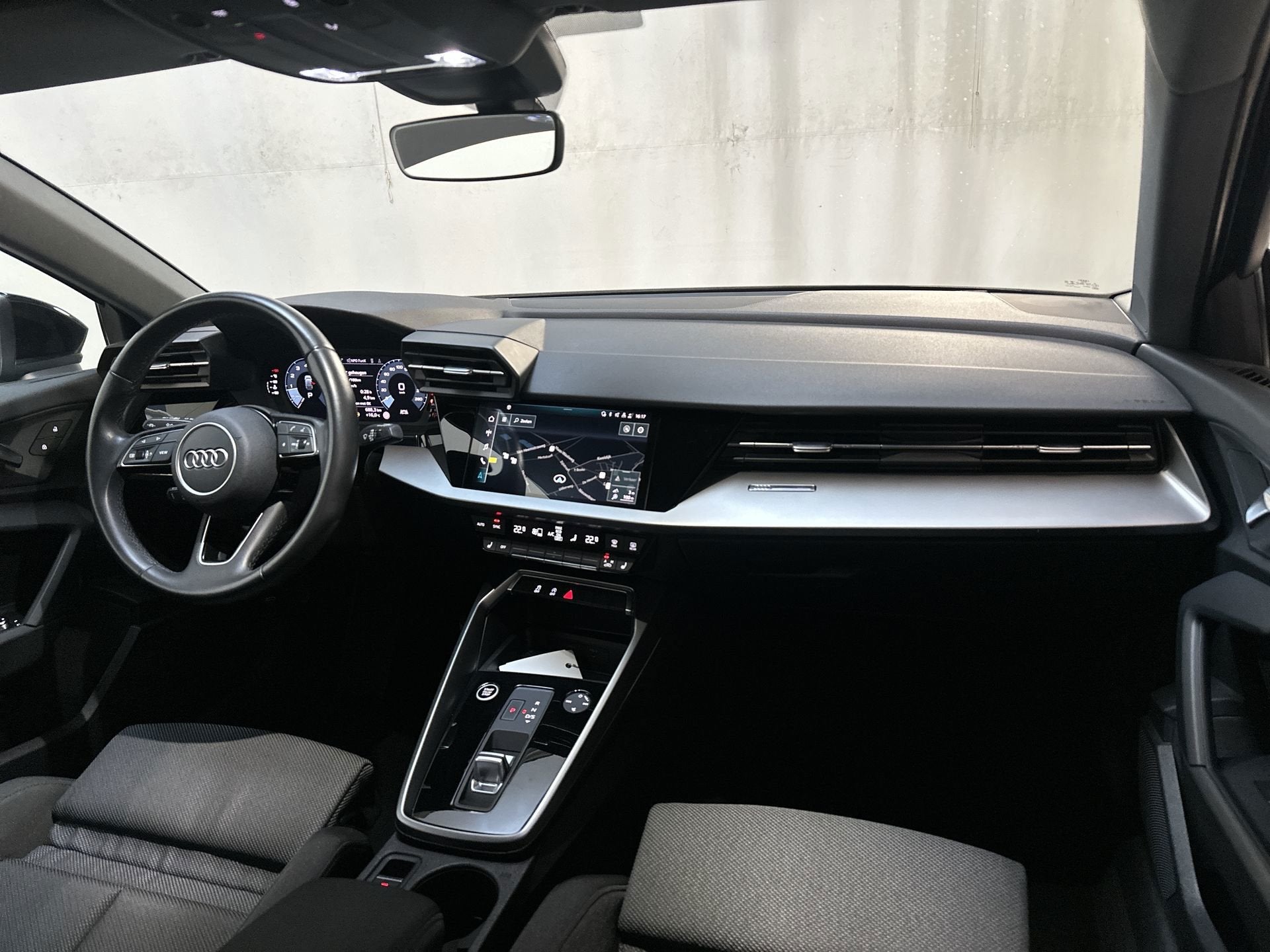 Audi A3 Sportback Sportback 35 TFSI Advanced edition Stoelve, Auto's, Dealer onderhouden, Stof, 4 cilinders, Zwart