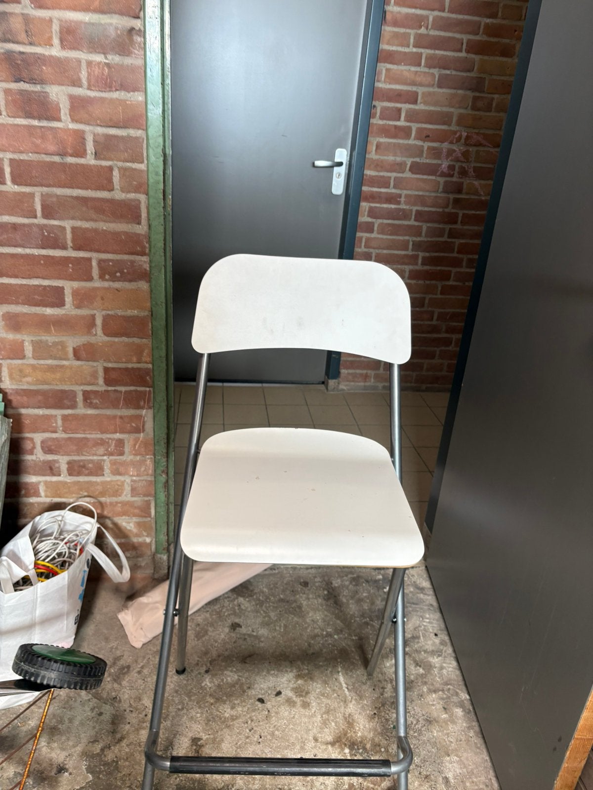 IKEA Klapstoel Wit – Opvouwbaar | Goede staat, 1 kruk, Ophalen of Verzenden, Zo goed als nieuw, 60 tot 90 cm