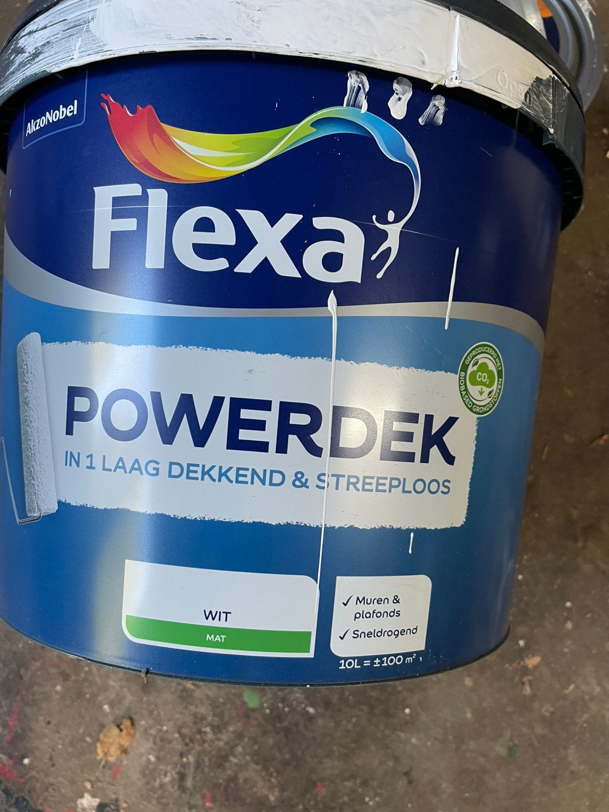 Ongeveer 6 liter van Flexa, Doe-het-zelf en Verbouw, Ophalen, 5 tot 10 liter, Wit, Verf