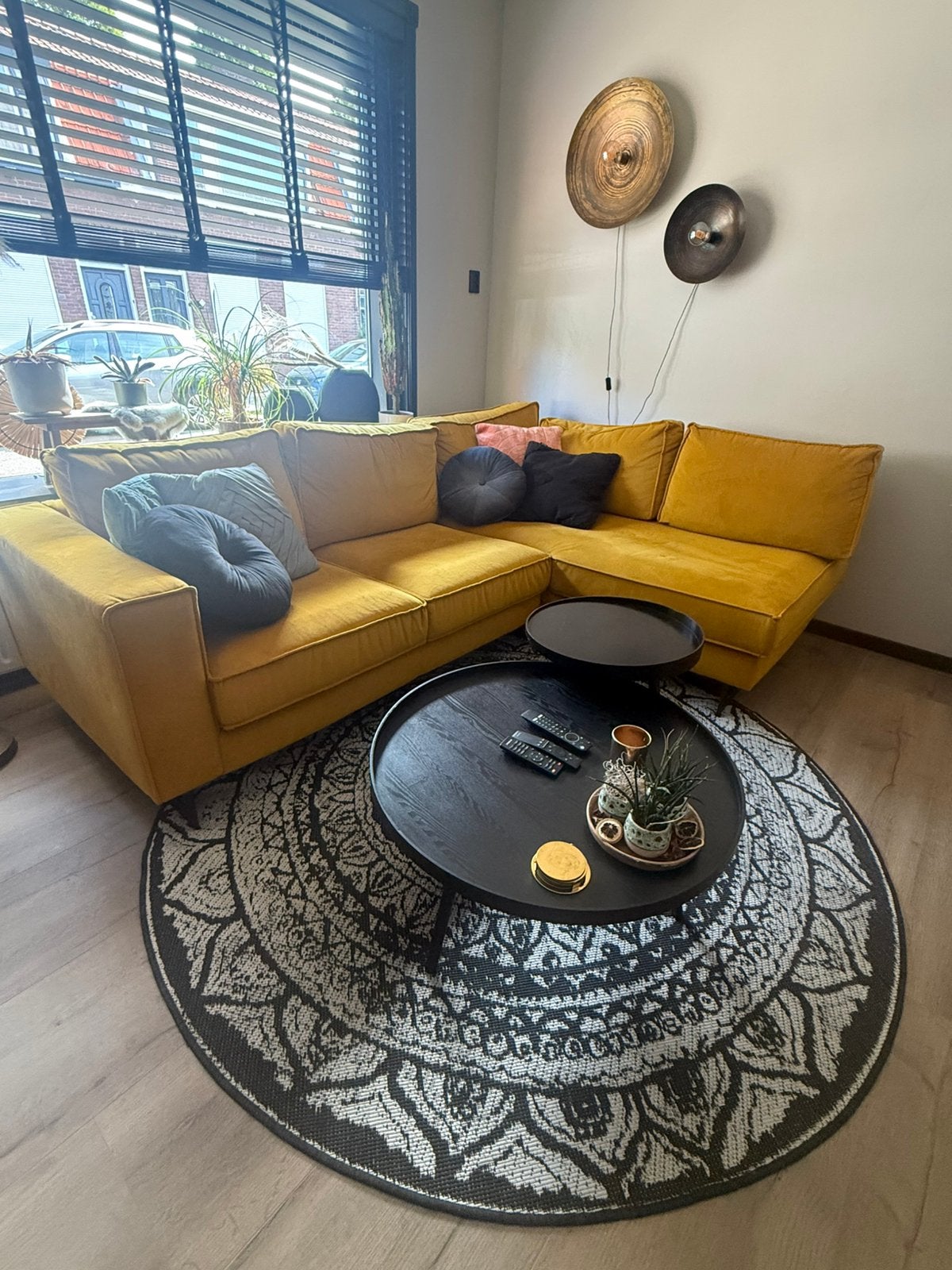Zo als nieuwe velvet Okergele loungebank 250 x 190, Ophalen, Zo goed als nieuw, Stof