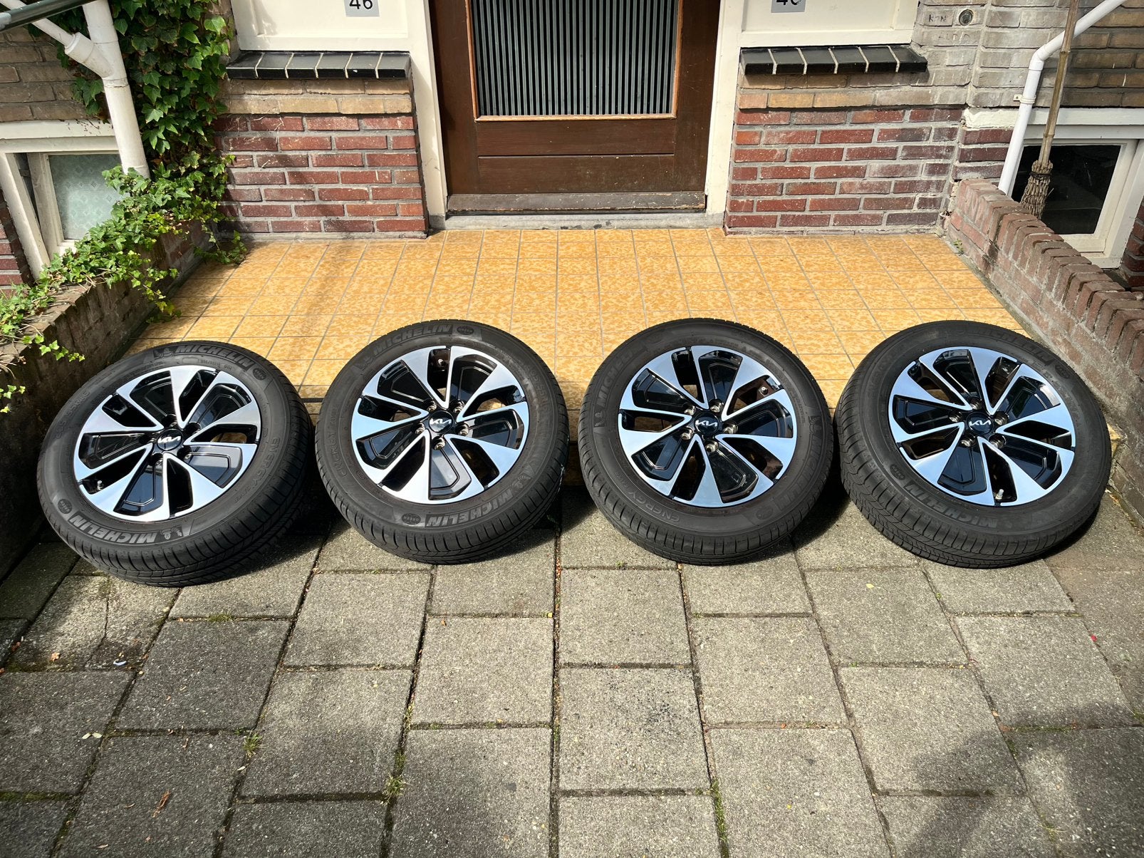 Kia 16” velgen (205/55R16) + Michelin Energy Saver + TPMS, Ophalen, 16 inch, Banden en Velgen, 205 mm