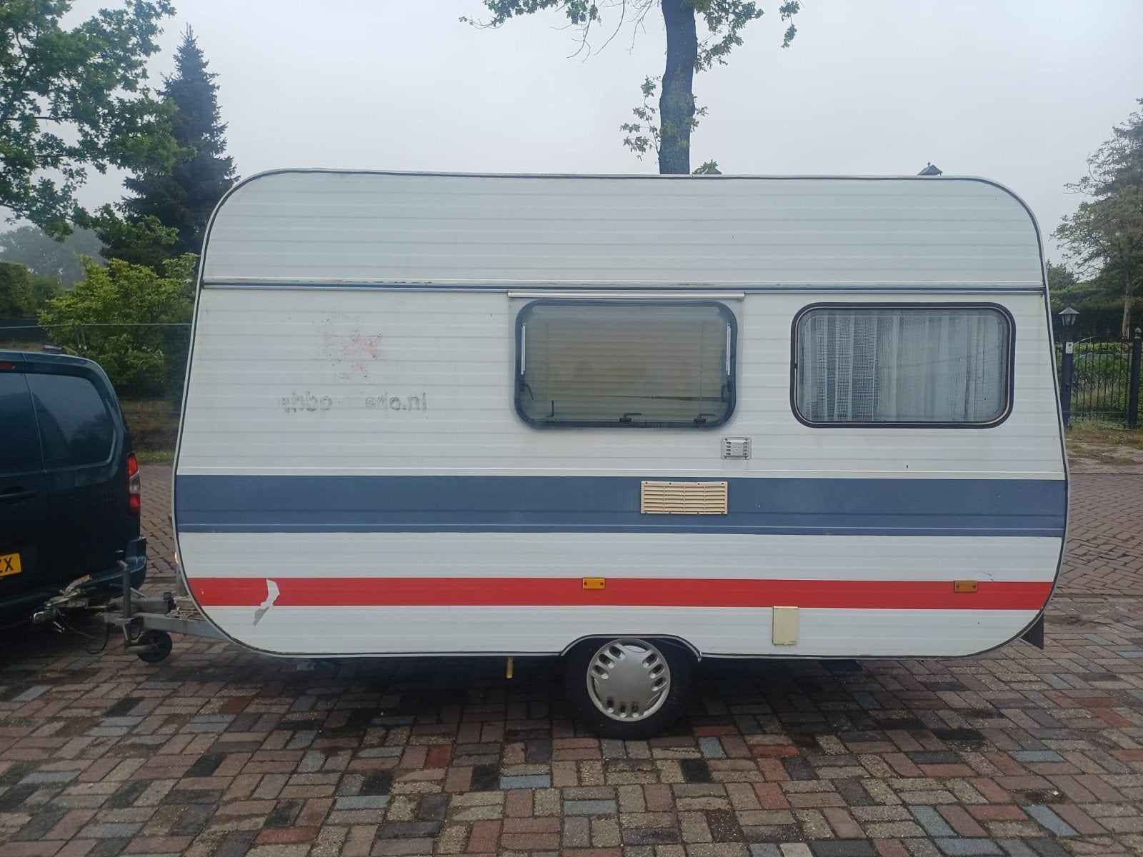 Adria caravan 1984, Caravans en Kamperen, Caravans, Treinzit, Particulier, Adria, 4 tot 5 meter